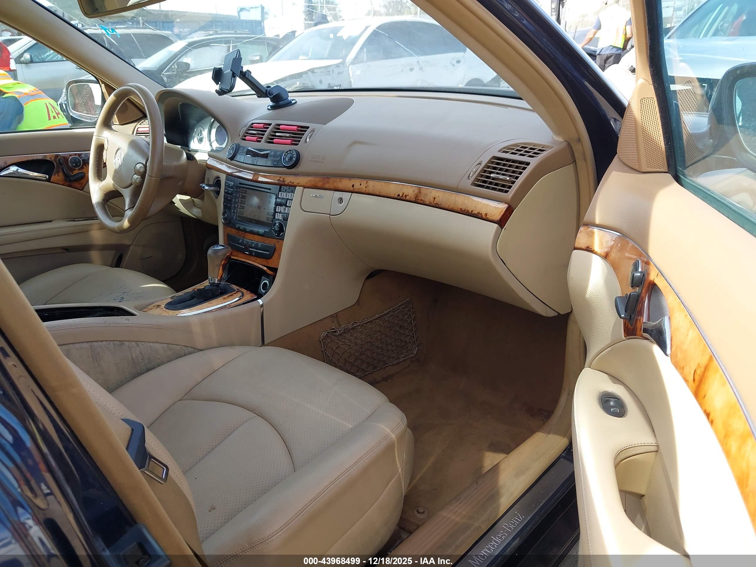MERCEDES-BENZ E image 5