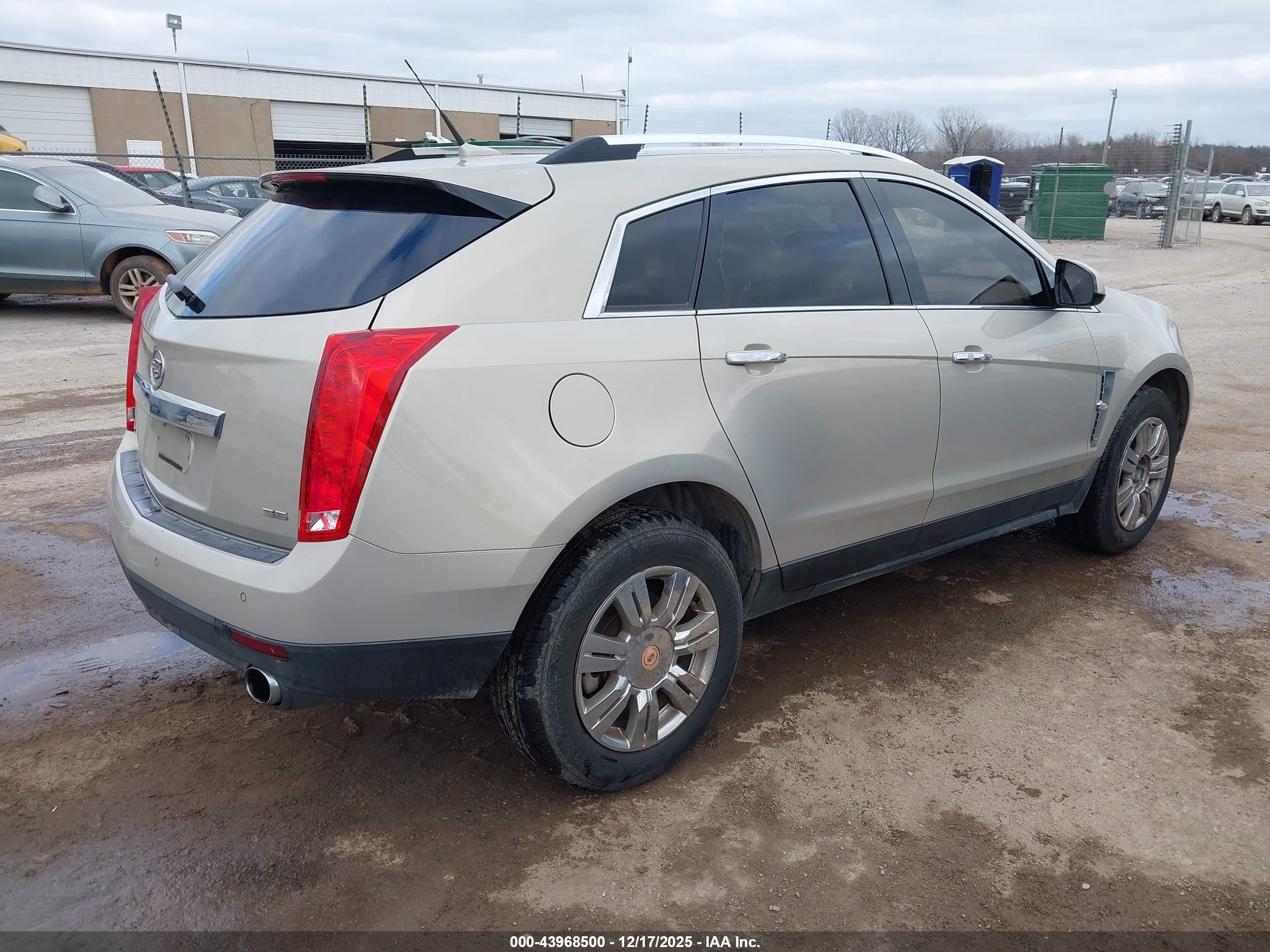 CADILLAC SRX image 4