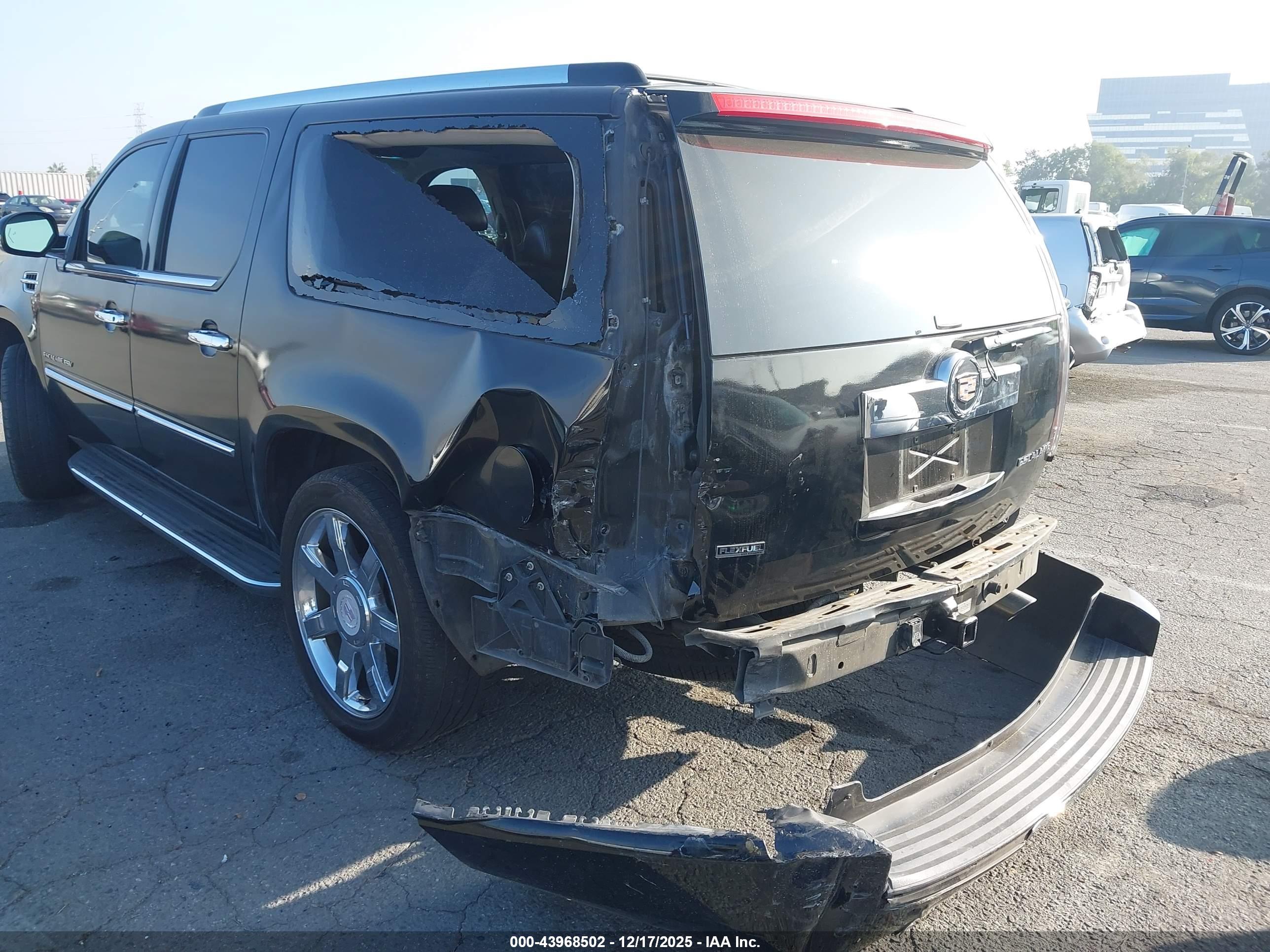 CADILLAC ESCALADE image 6