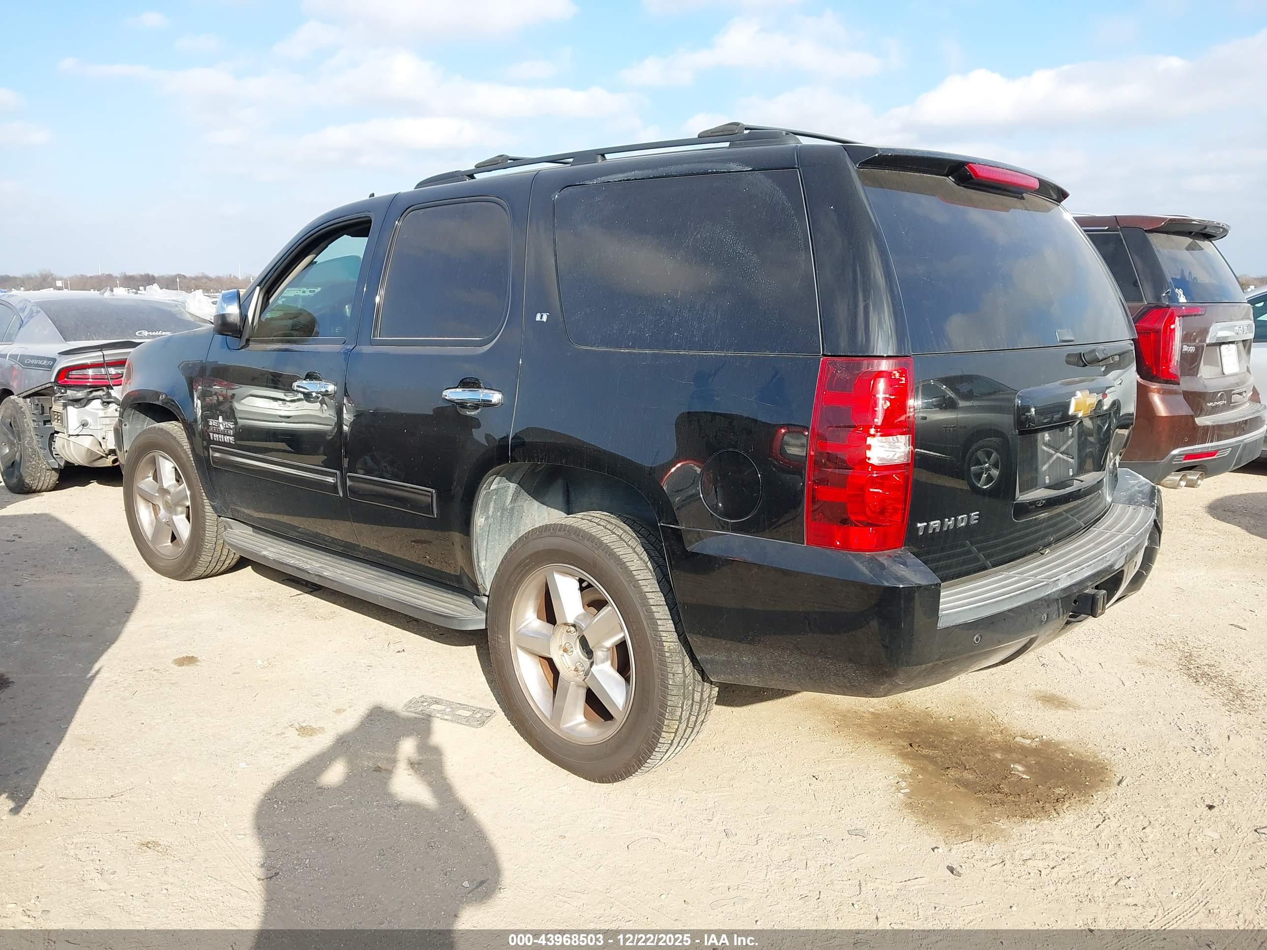 CHEVROLET TAHOE image 3
