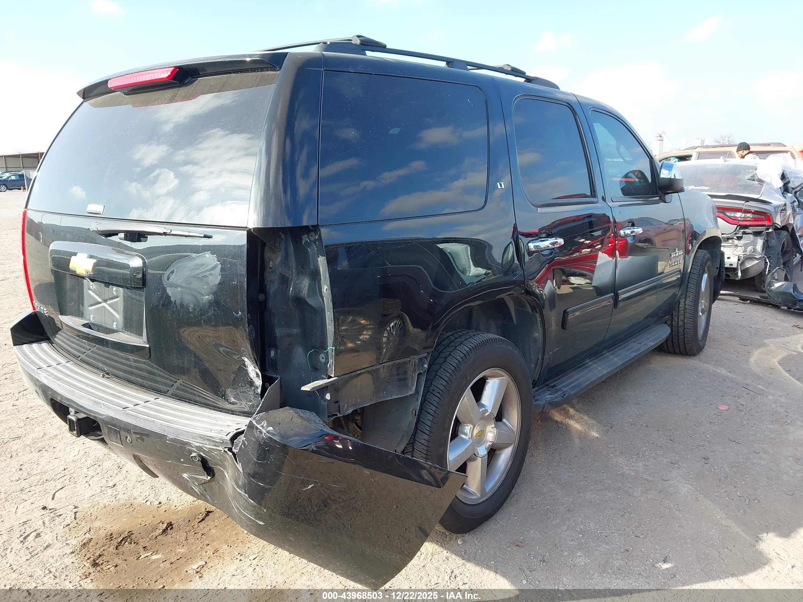 CHEVROLET TAHOE image 4