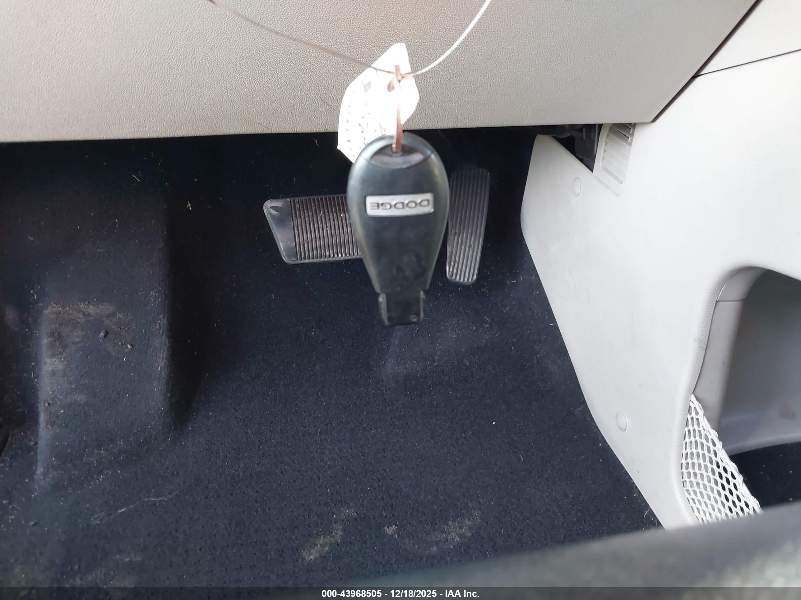 DODGE GRAND image 11
