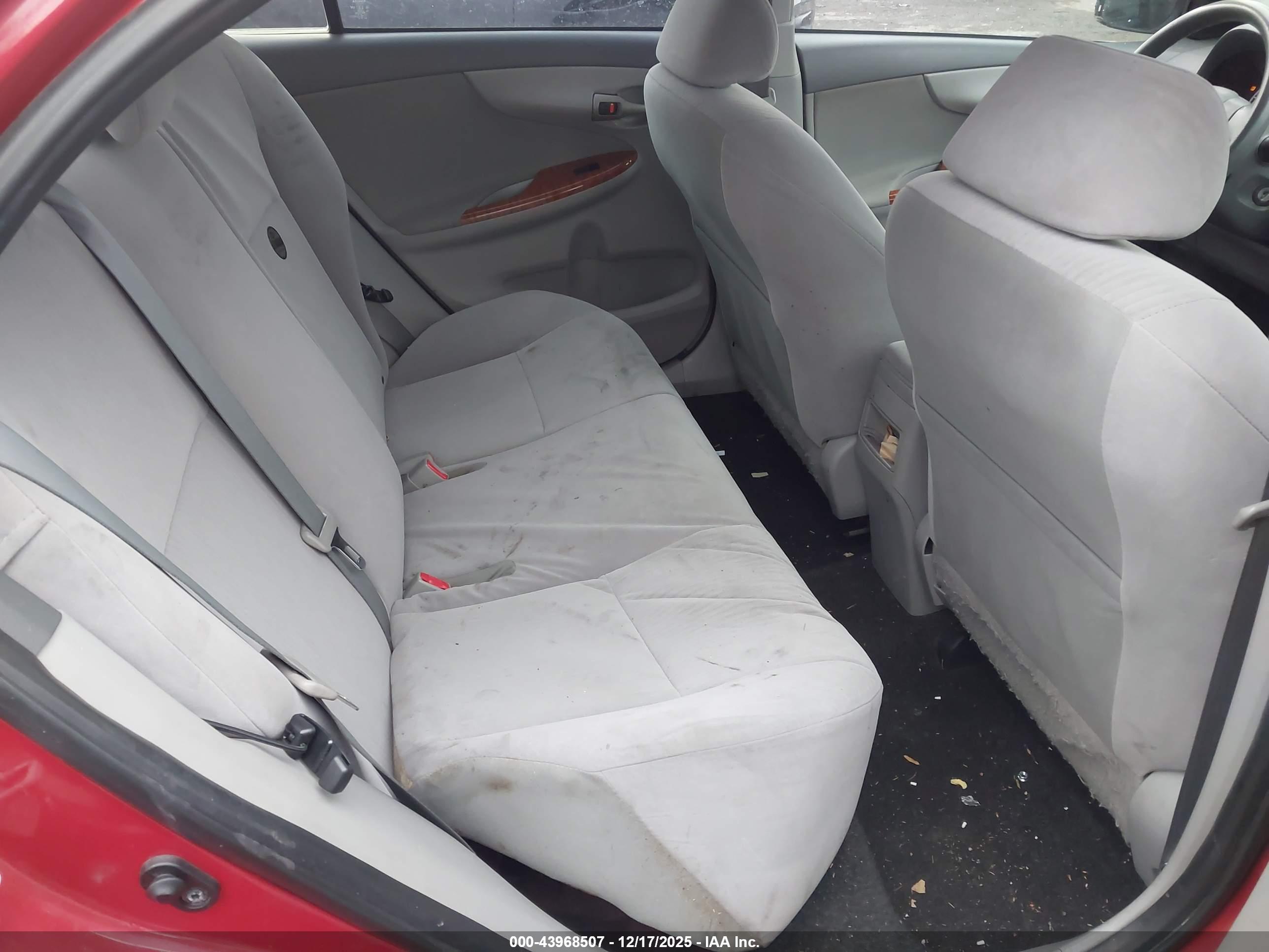 TOYOTA COROLLA image 8