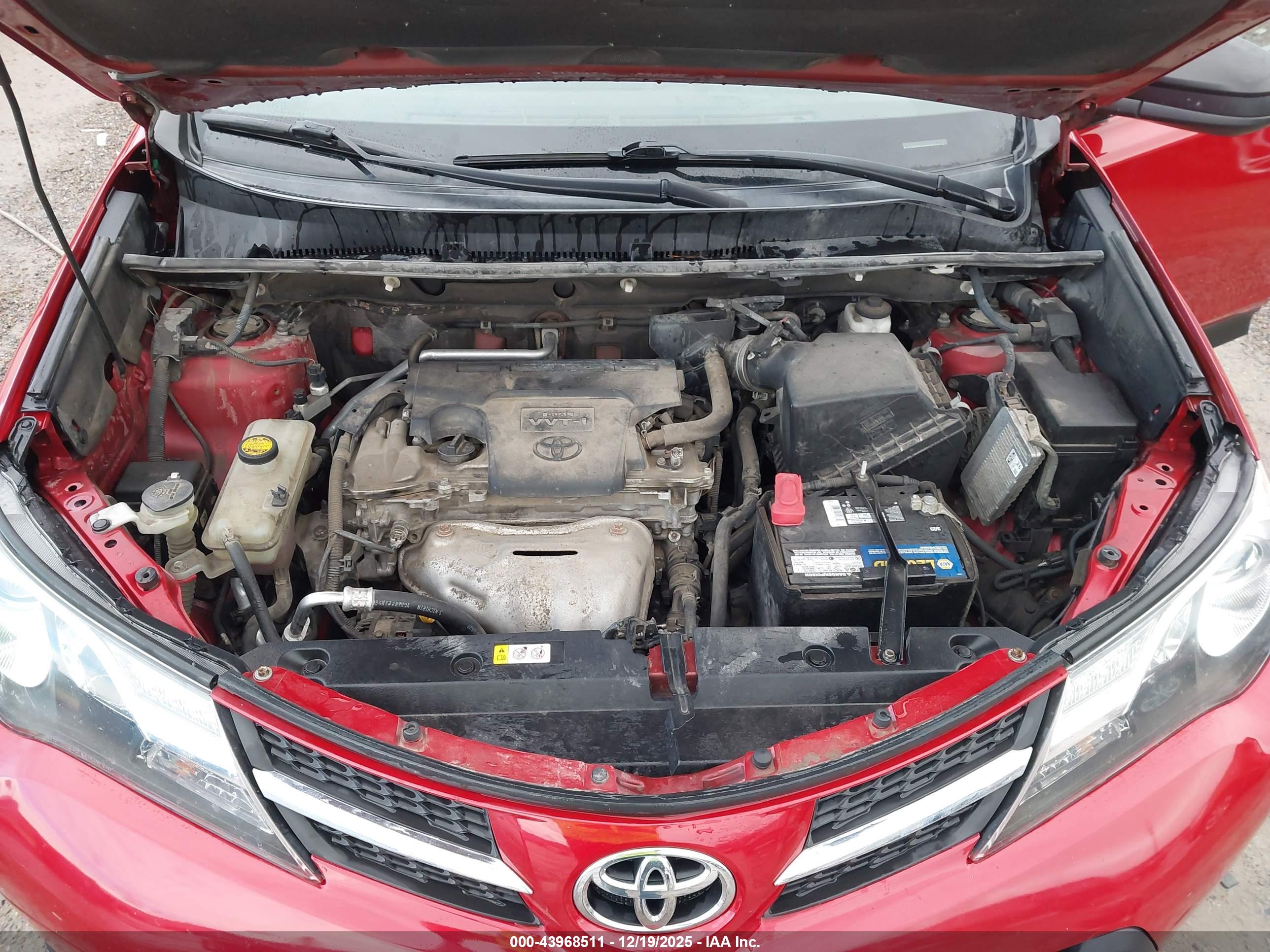 TOYOTA RAV4 image 10