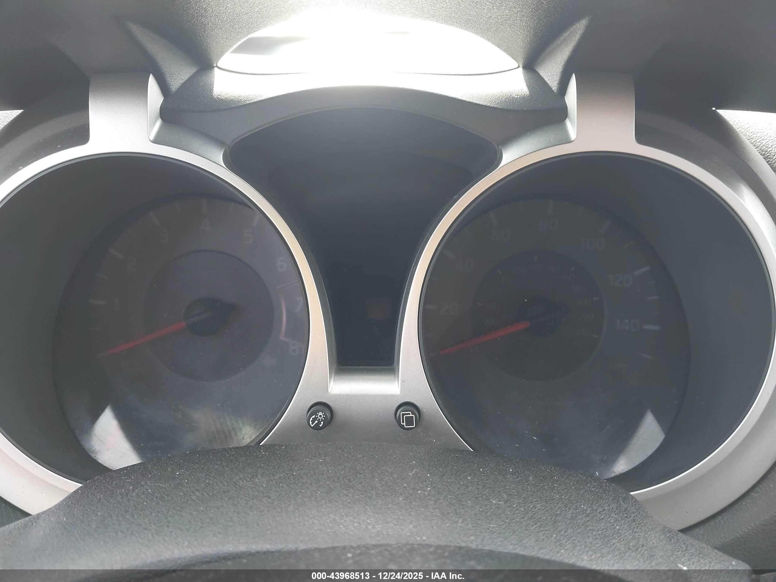 NISSAN JUKE image 7