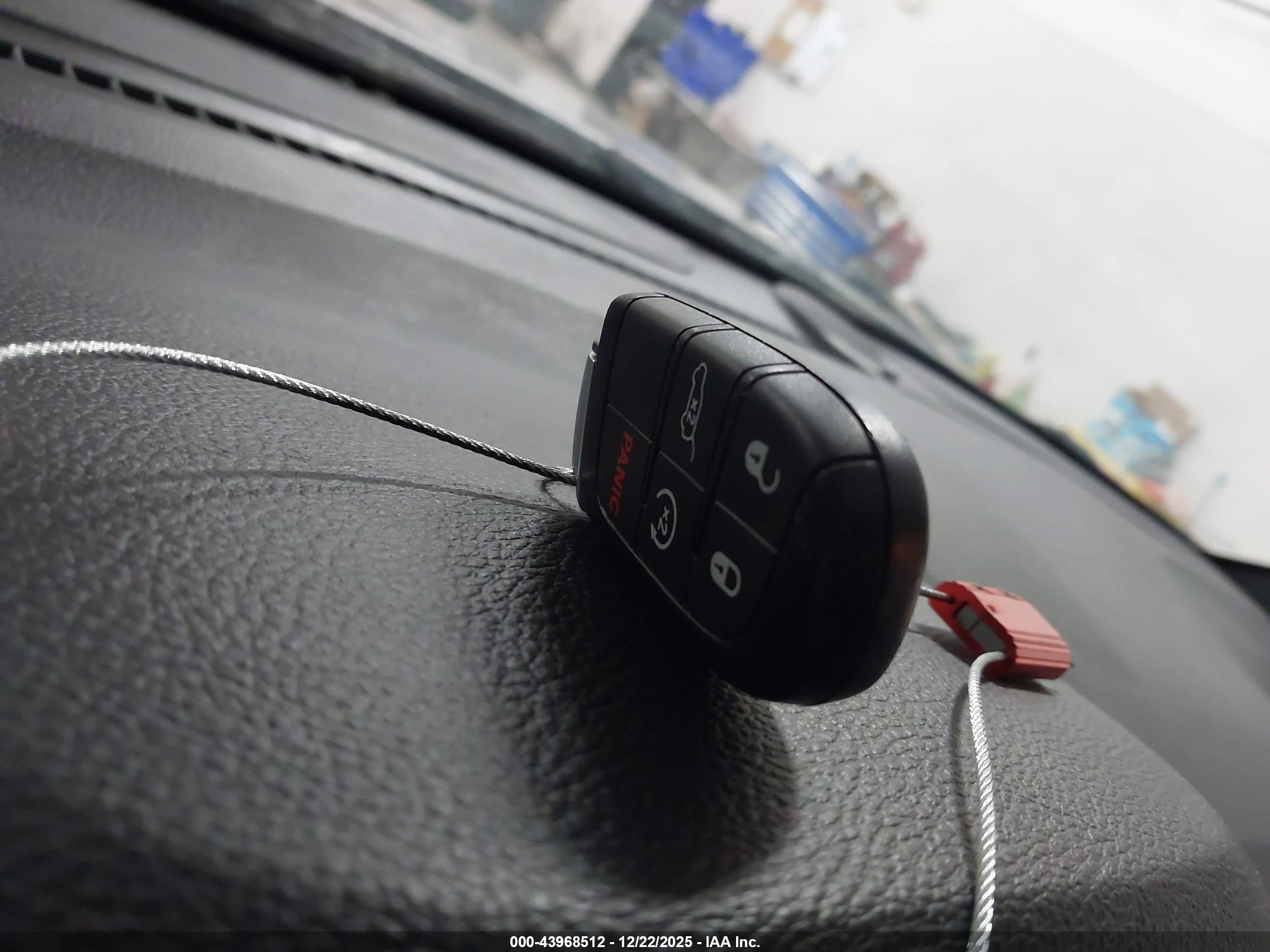JEEP GRAND image 11