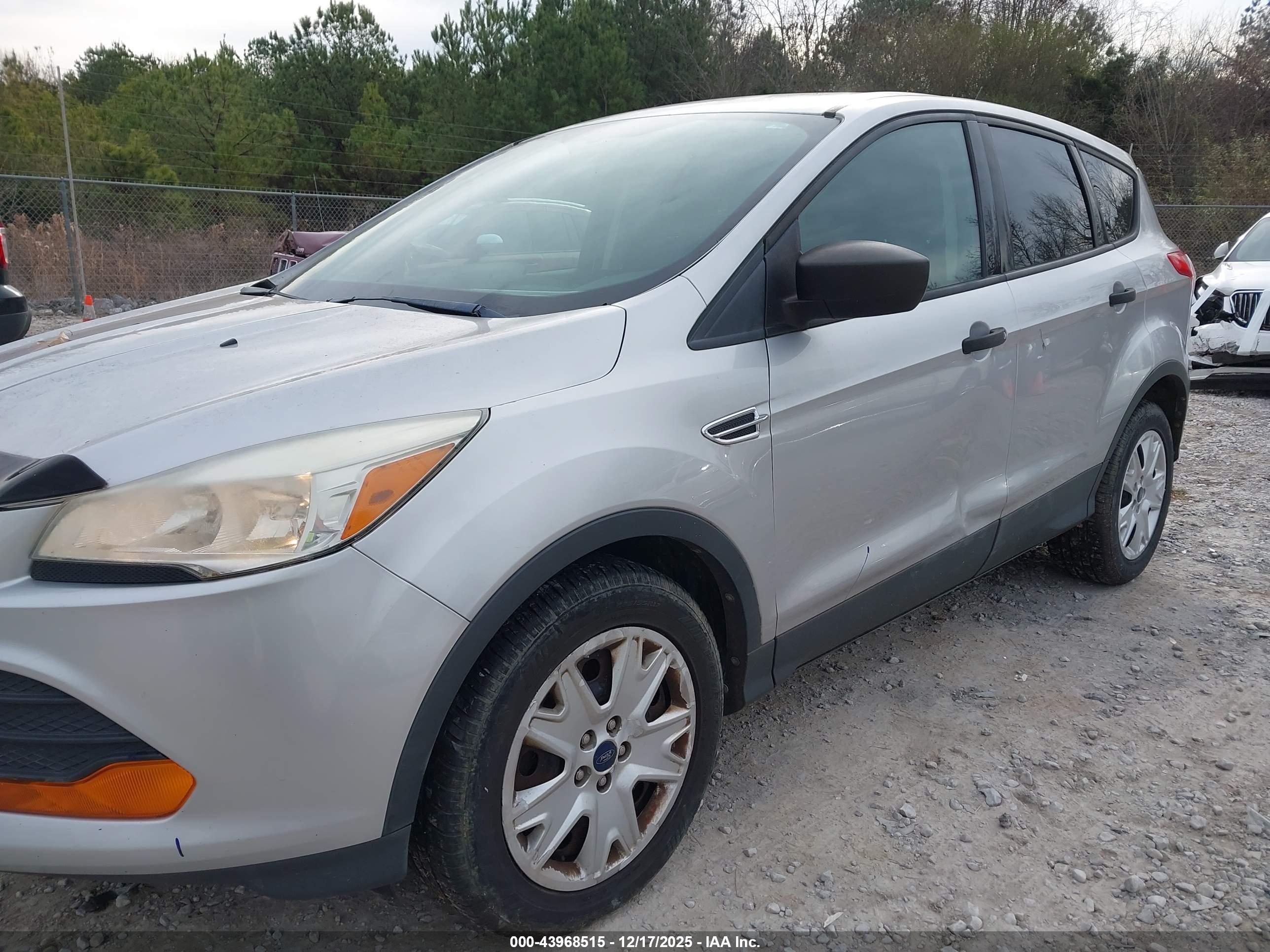 FORD ESCAPE image 6