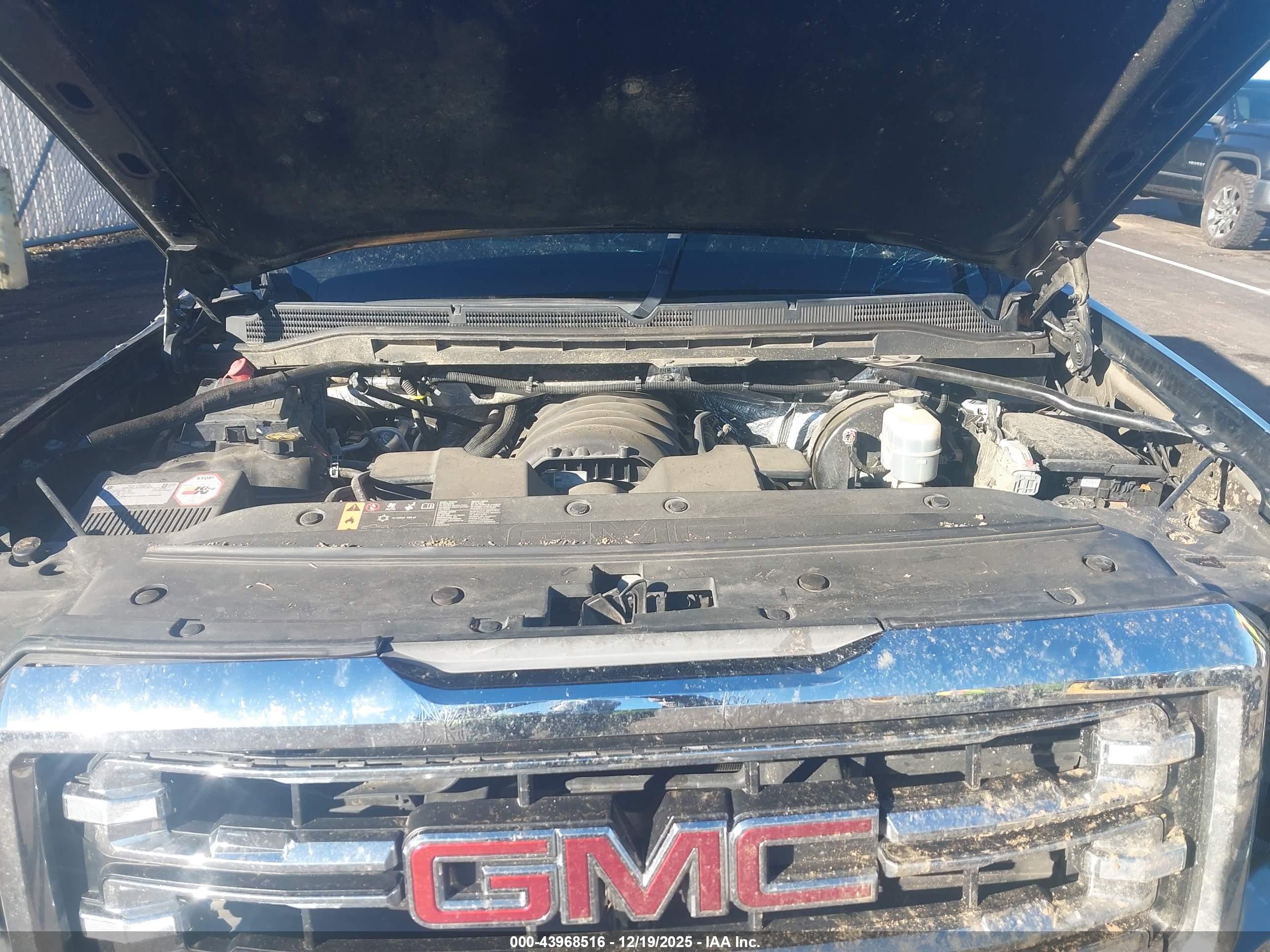 GMC SIERRA image 10