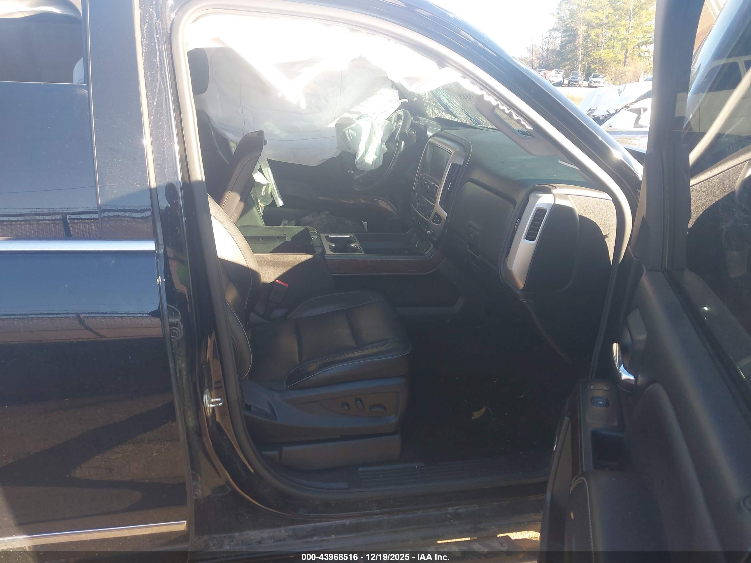 GMC SIERRA image 5