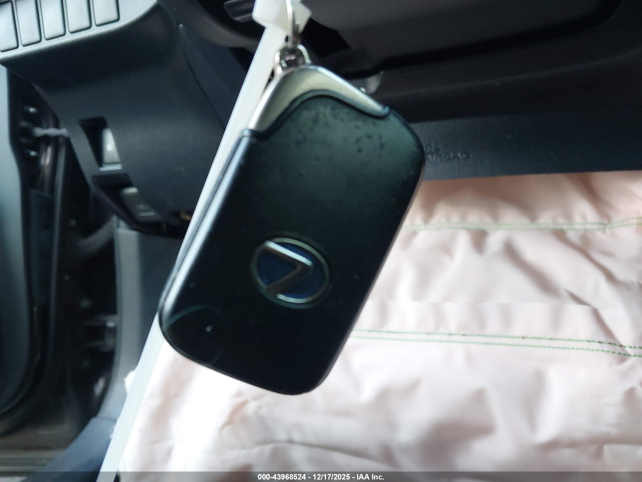 LEXUS CT image 11
