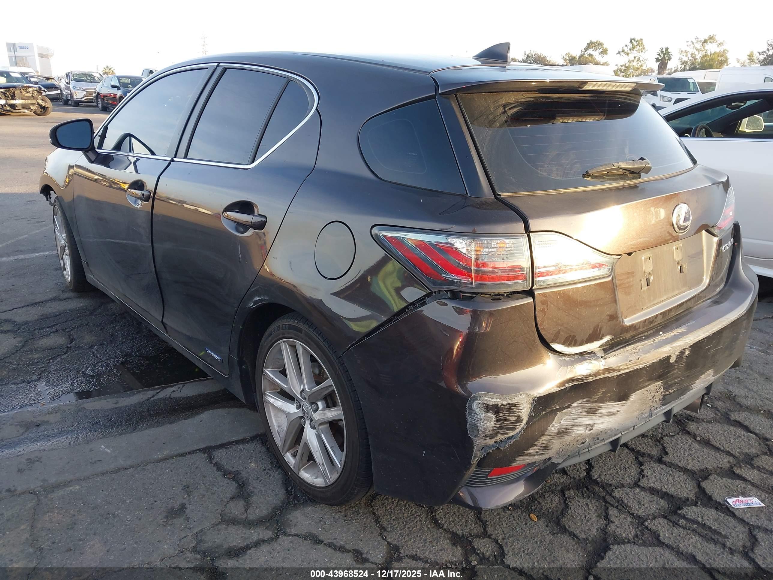 LEXUS CT image 3