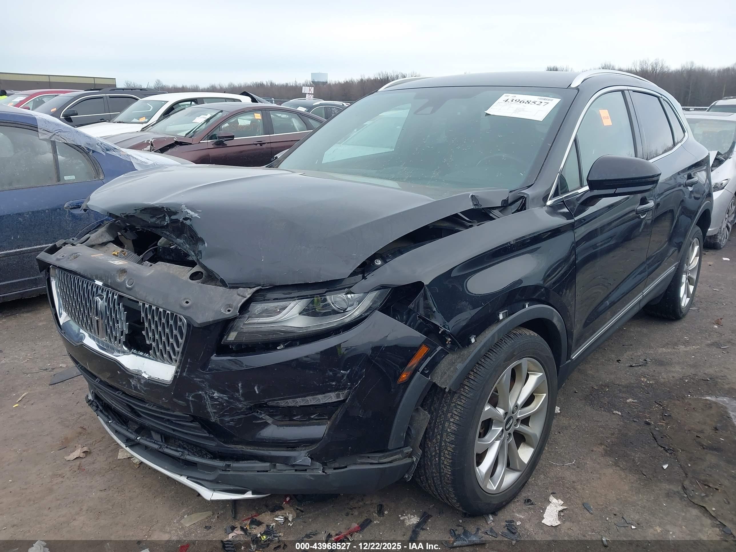 LINCOLN MKC image 2