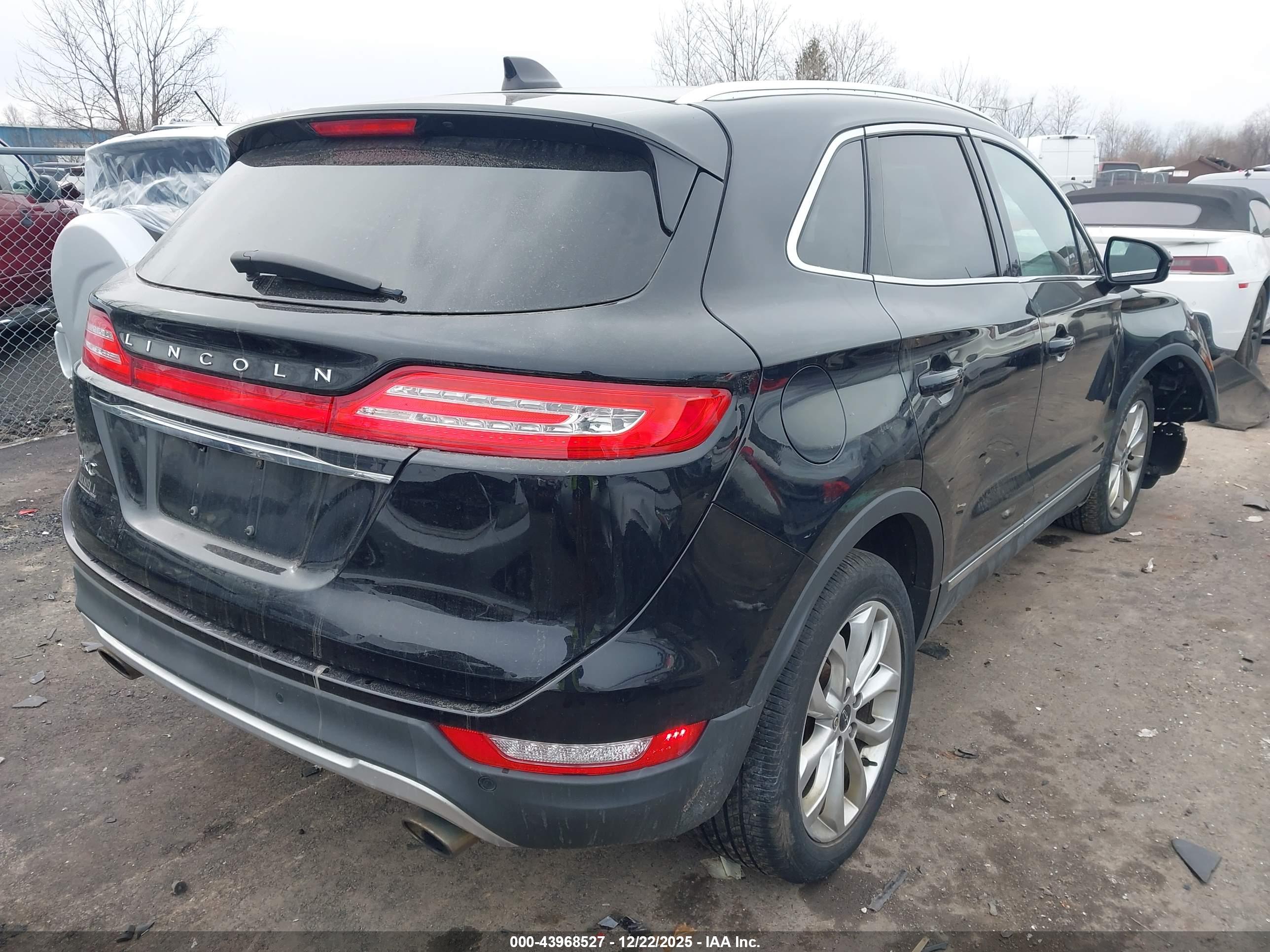 LINCOLN MKC image 4