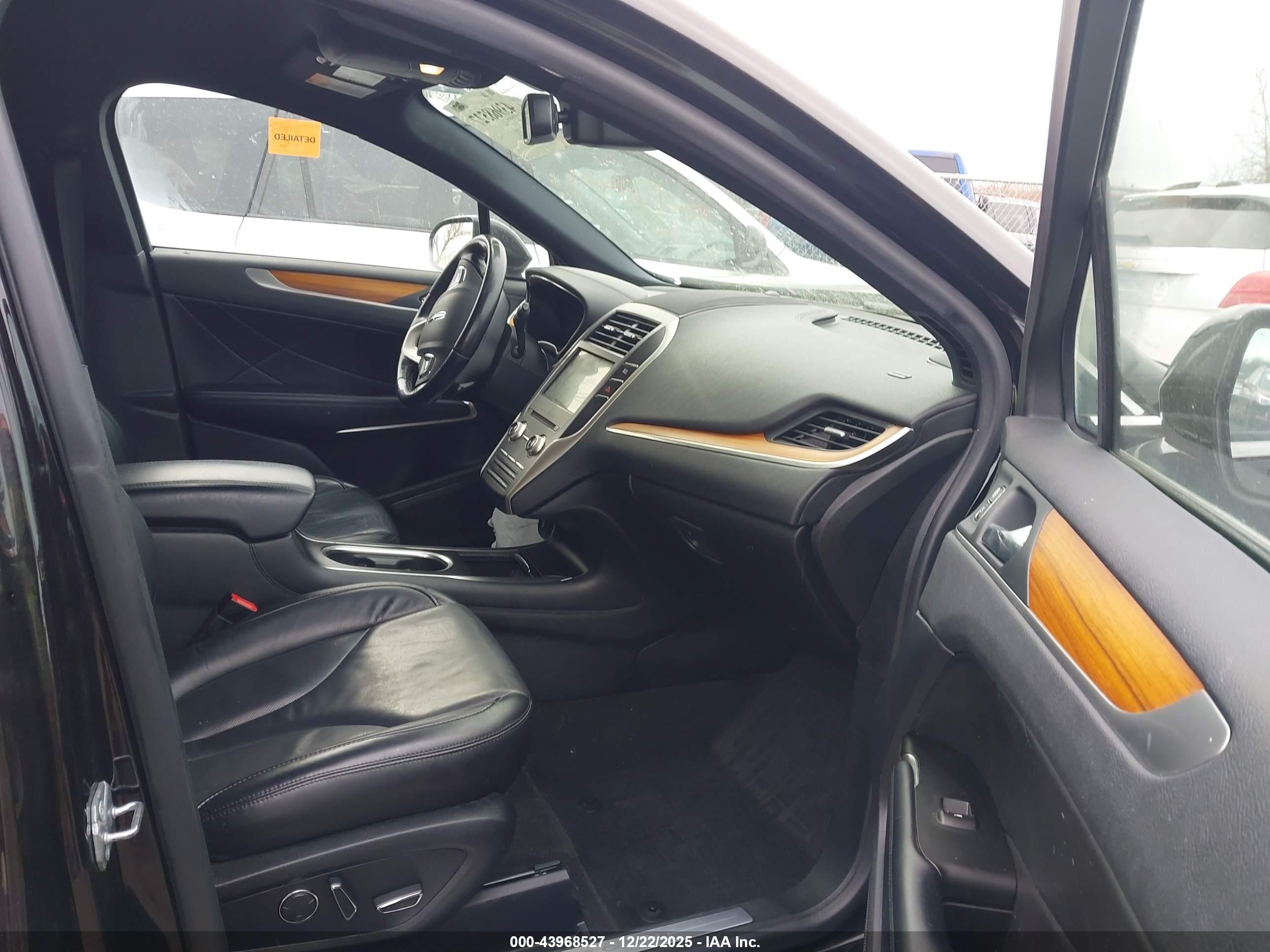 LINCOLN MKC image 5