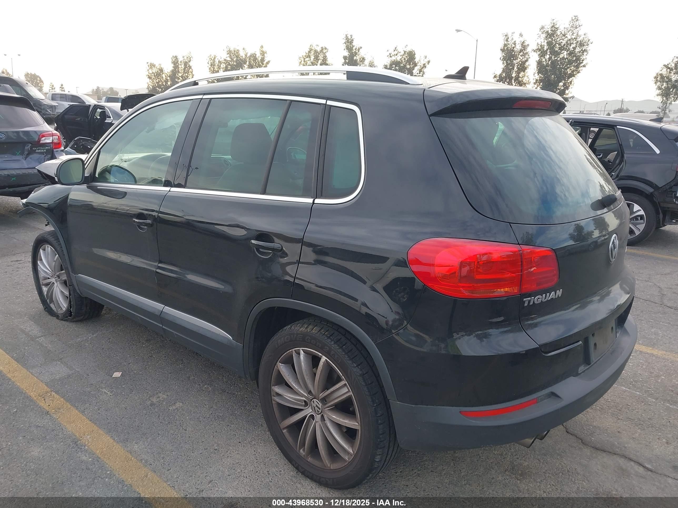 VOLKSWAGEN TIGUAN image 3