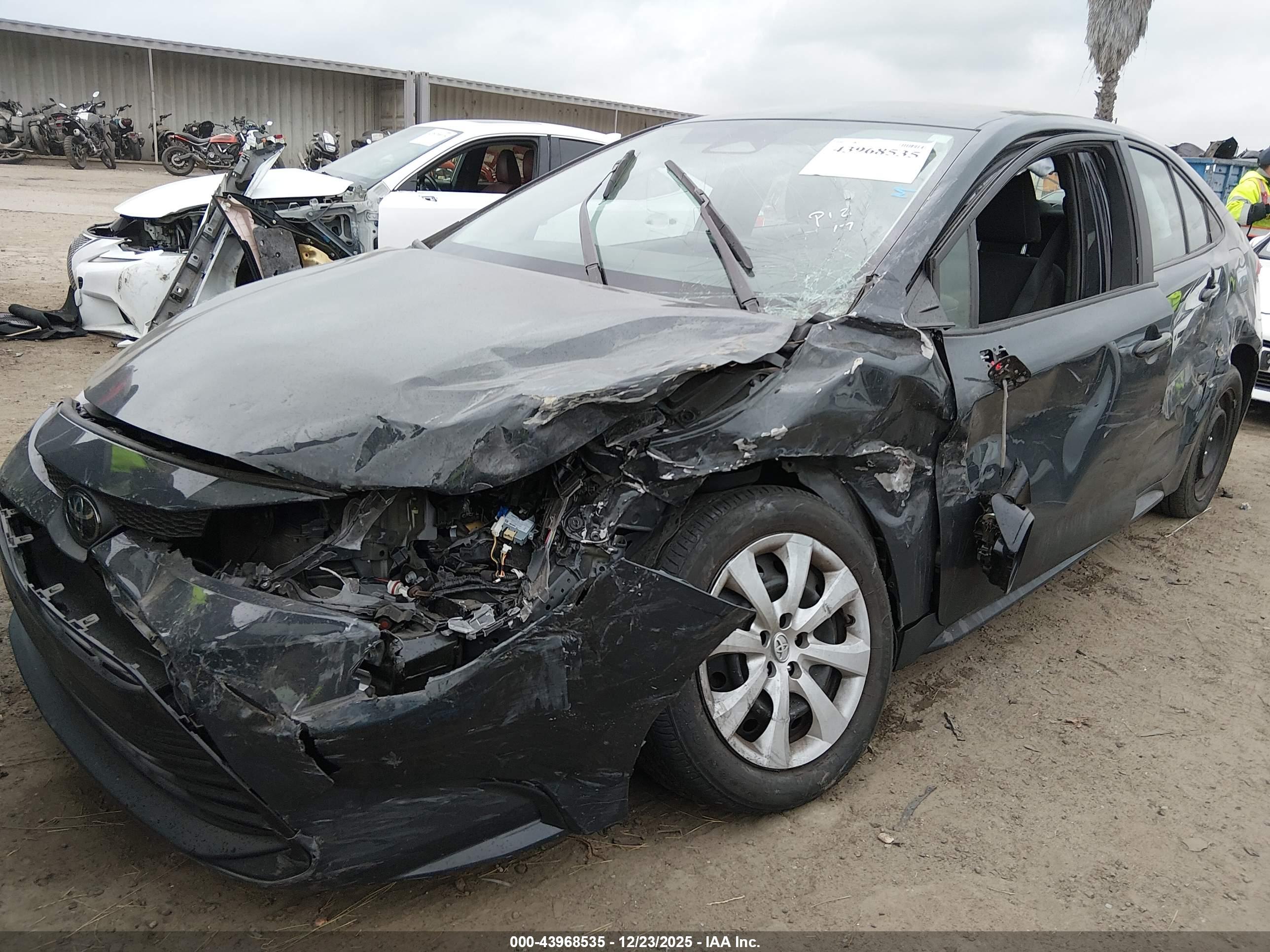 TOYOTA COROLLA image 6