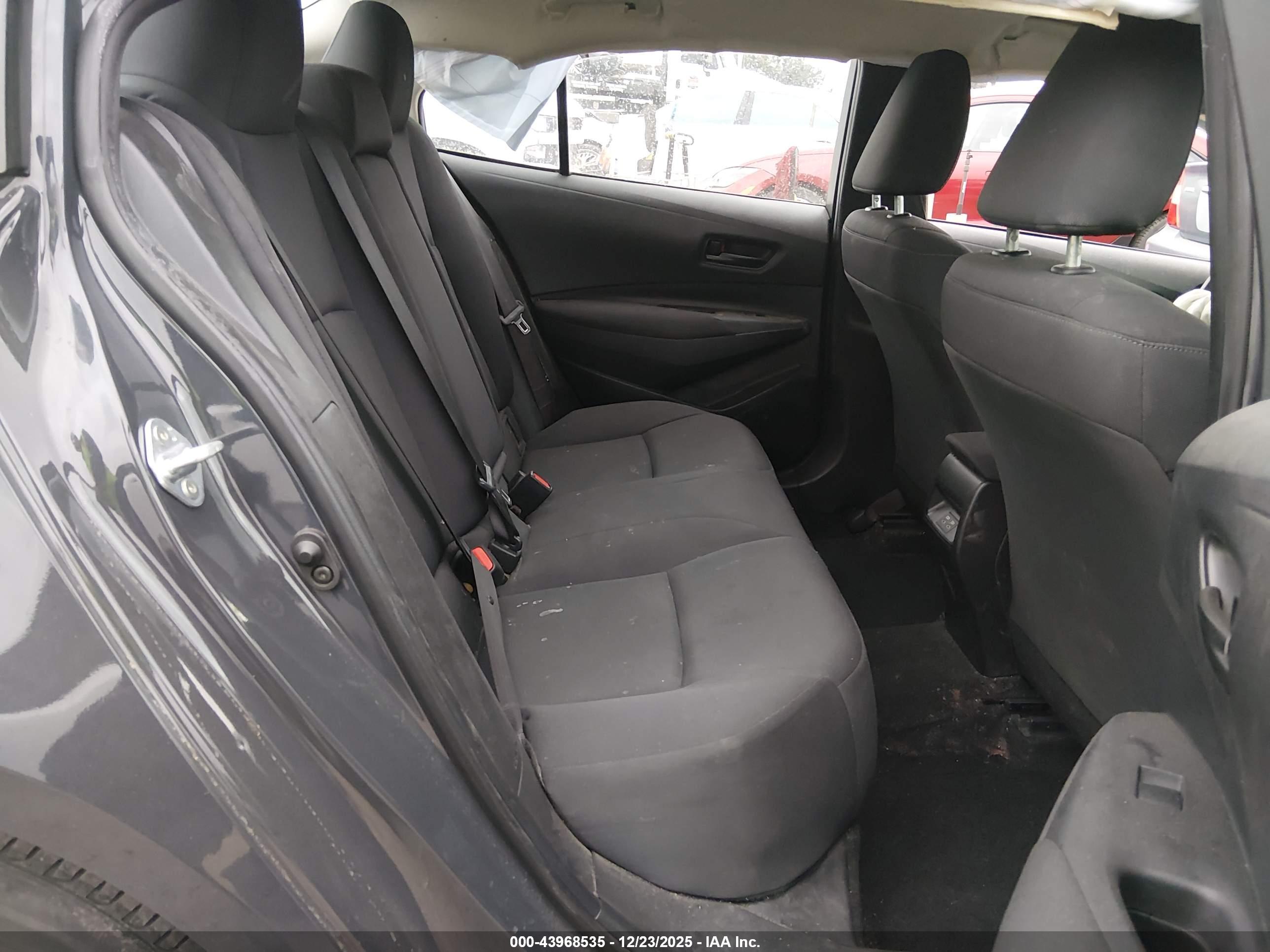 TOYOTA COROLLA image 8