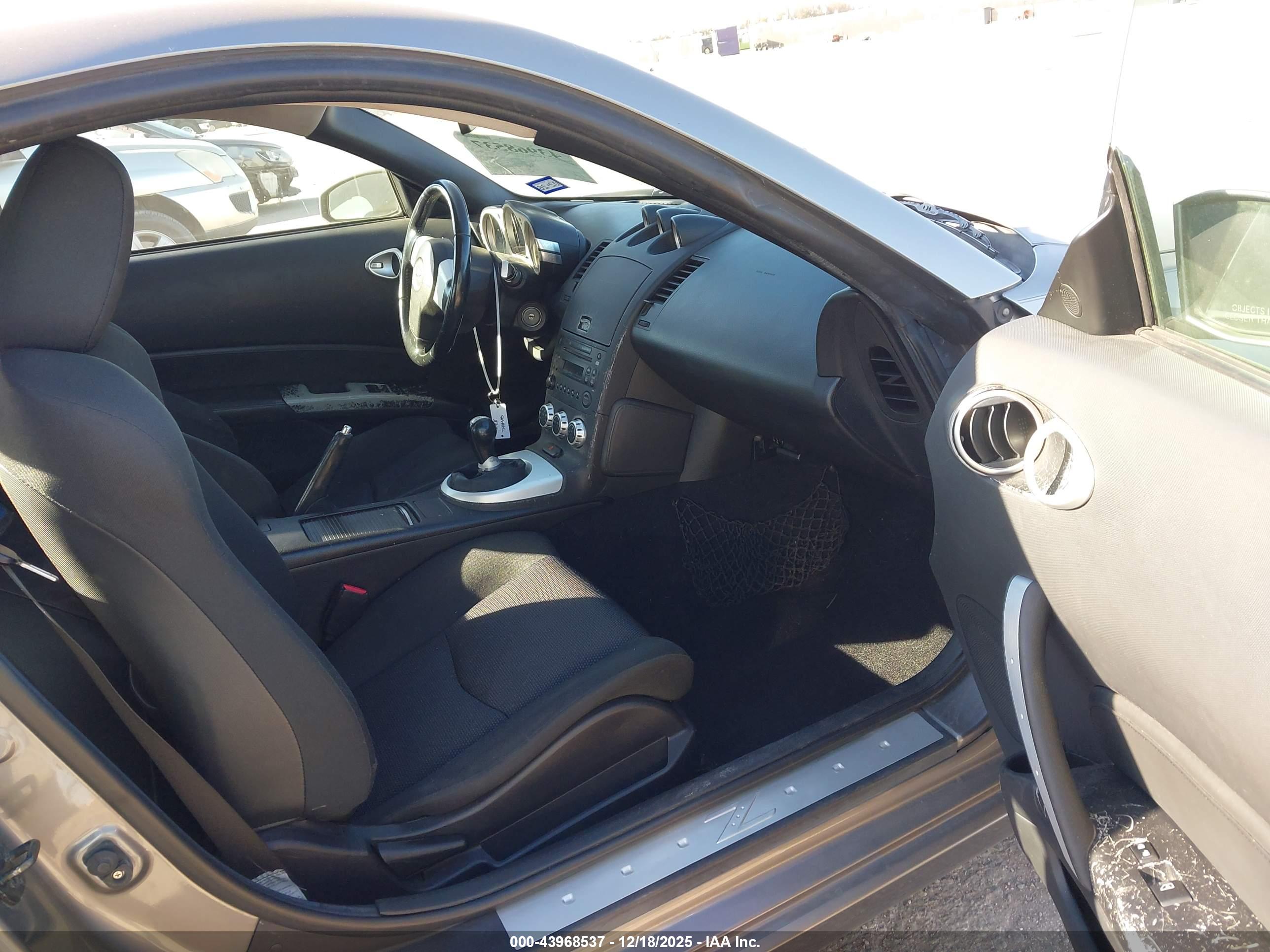 NISSAN 350Z image 5