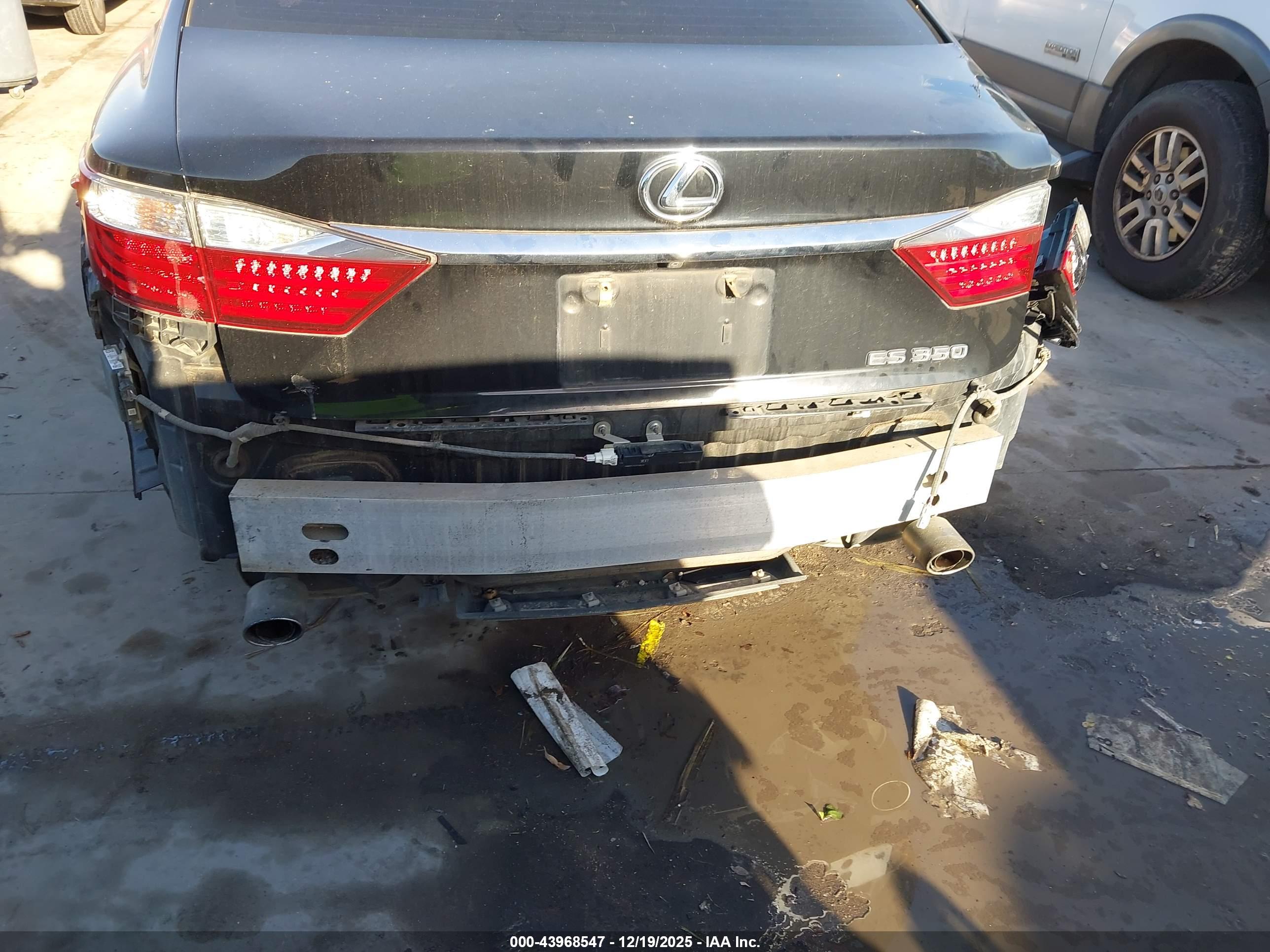 LEXUS ES image 6
