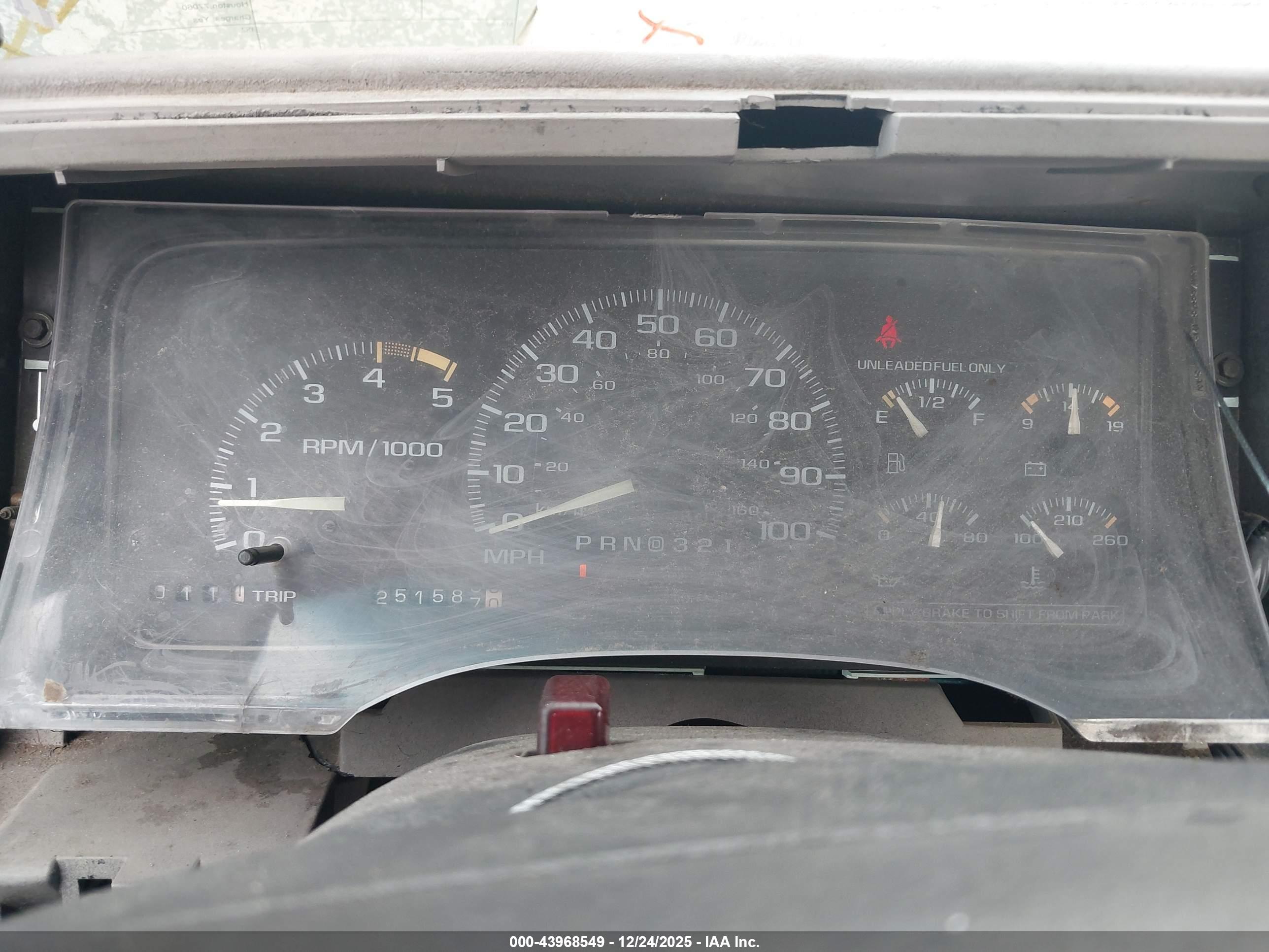 CHEVROLET GMT-400 image 7