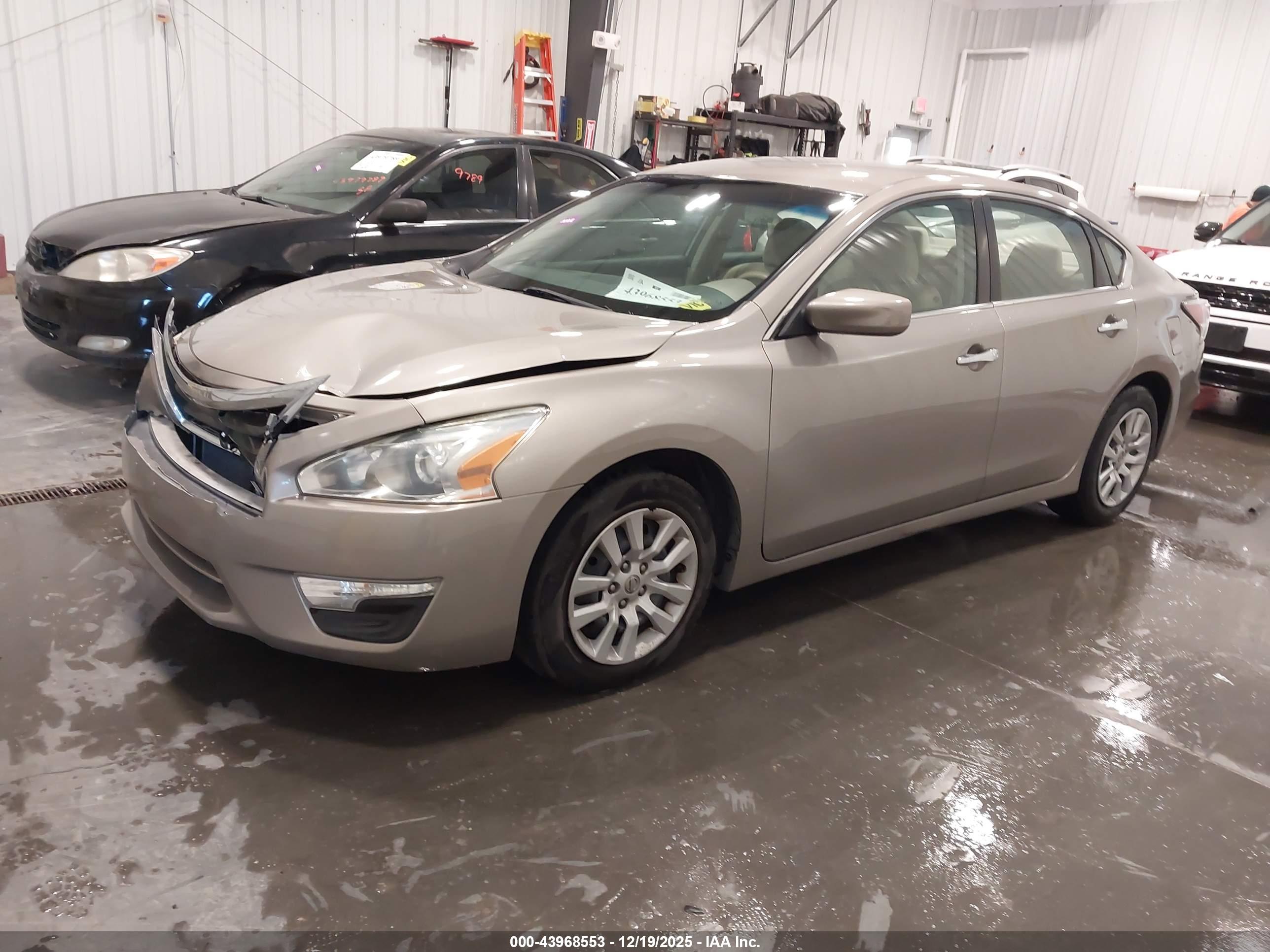 NISSAN ALTIMA image 2
