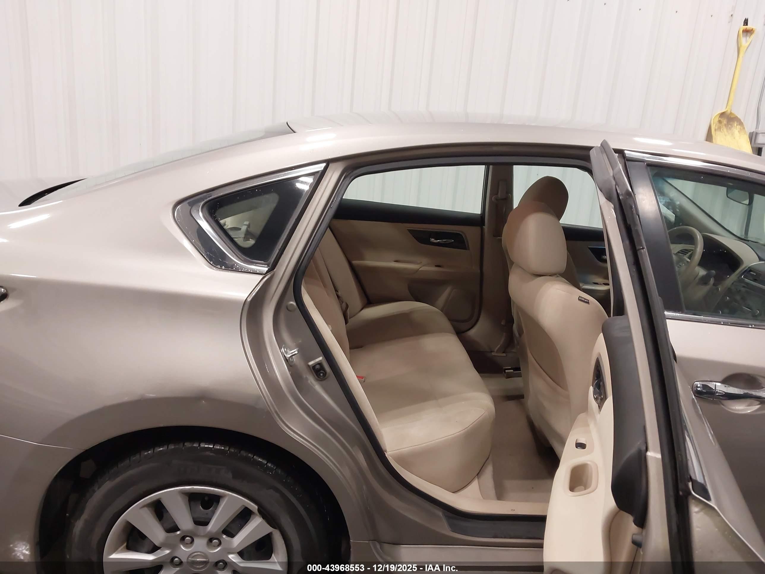 NISSAN ALTIMA image 8