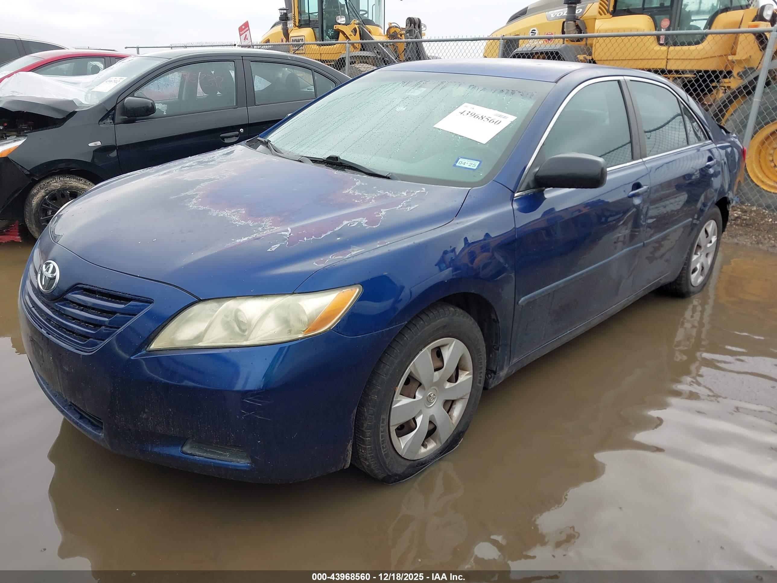 TOYOTA CAMRY image 2