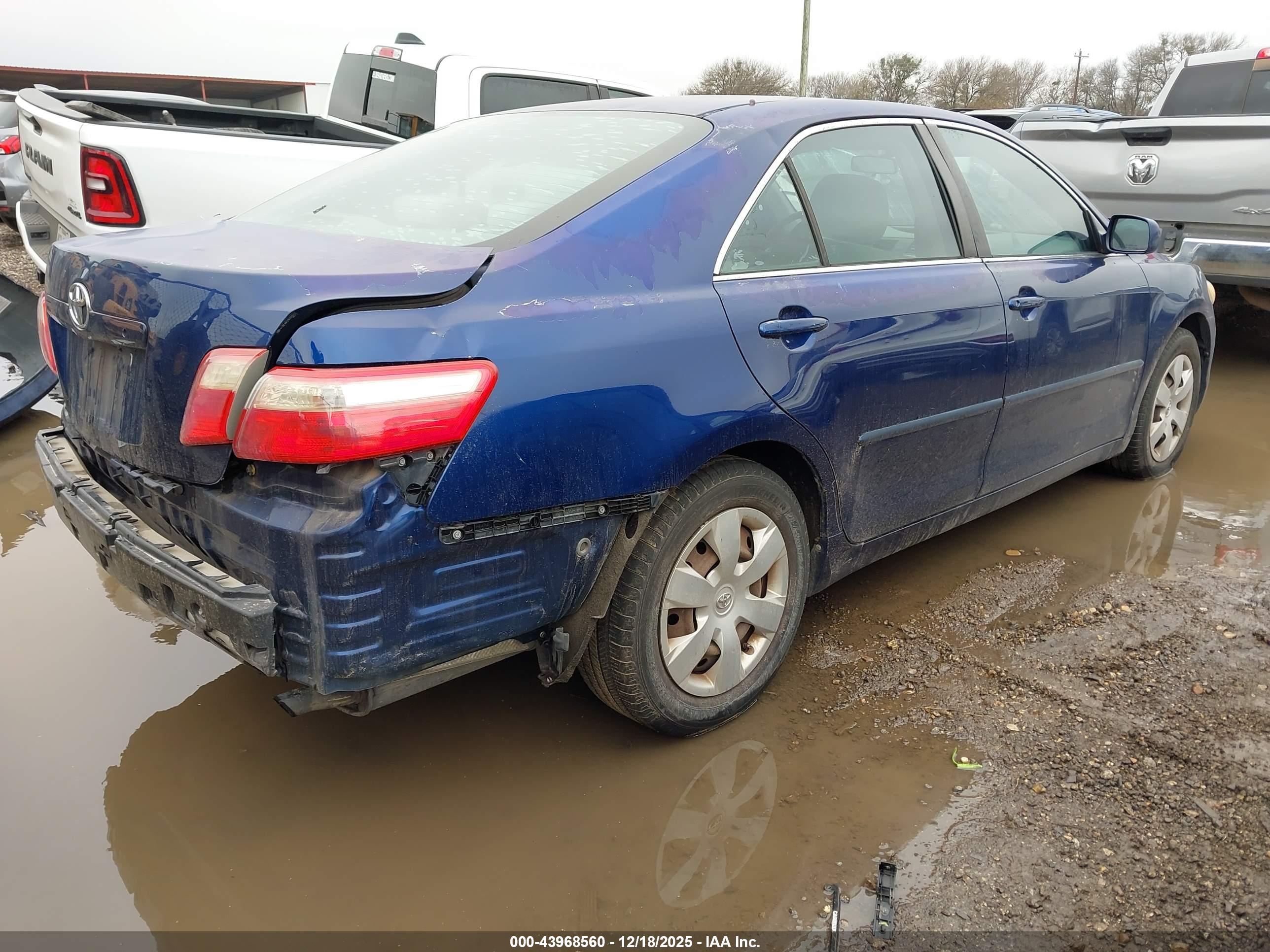 TOYOTA CAMRY image 4