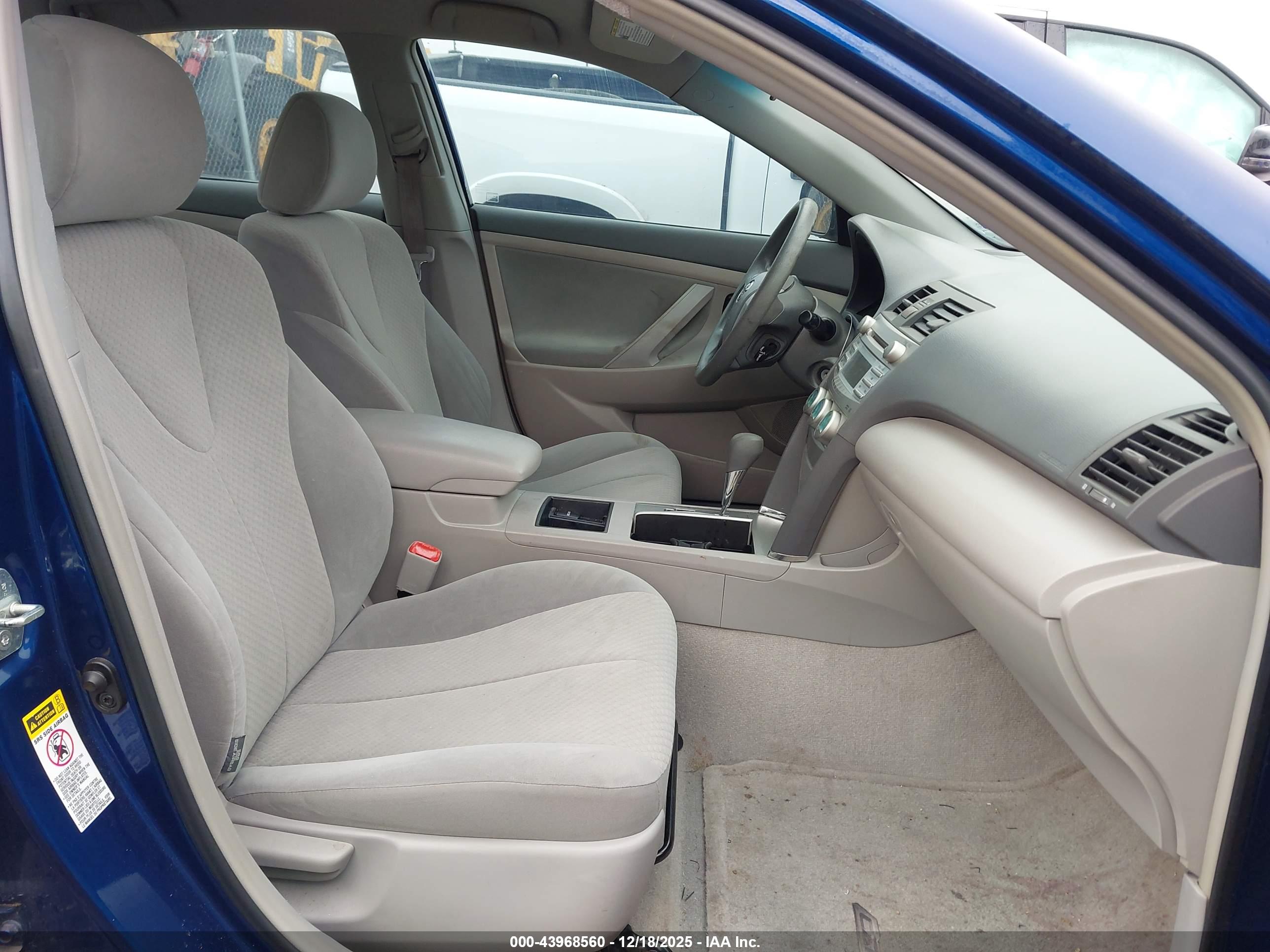 TOYOTA CAMRY image 5