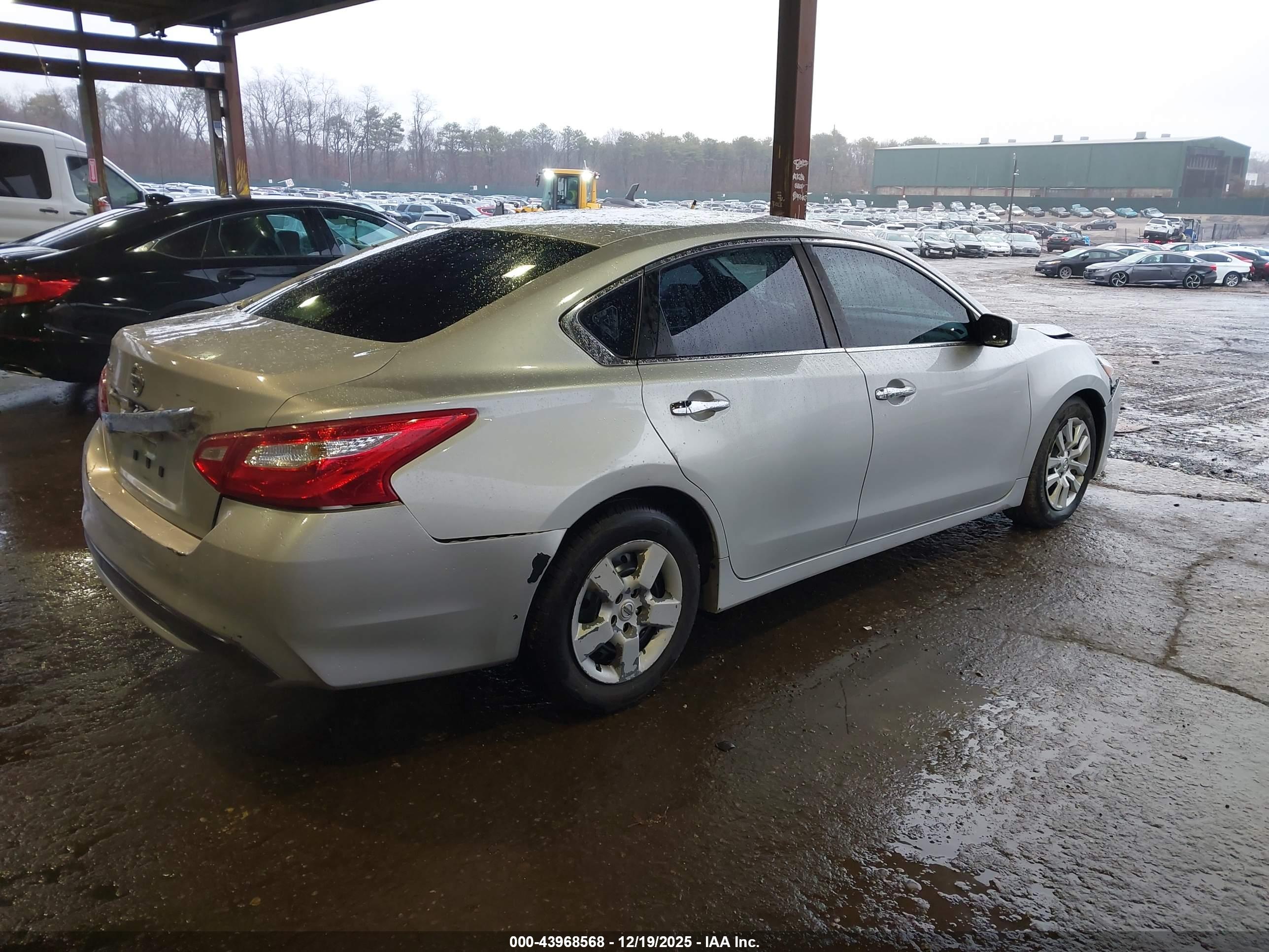 NISSAN ALTIMA image 4