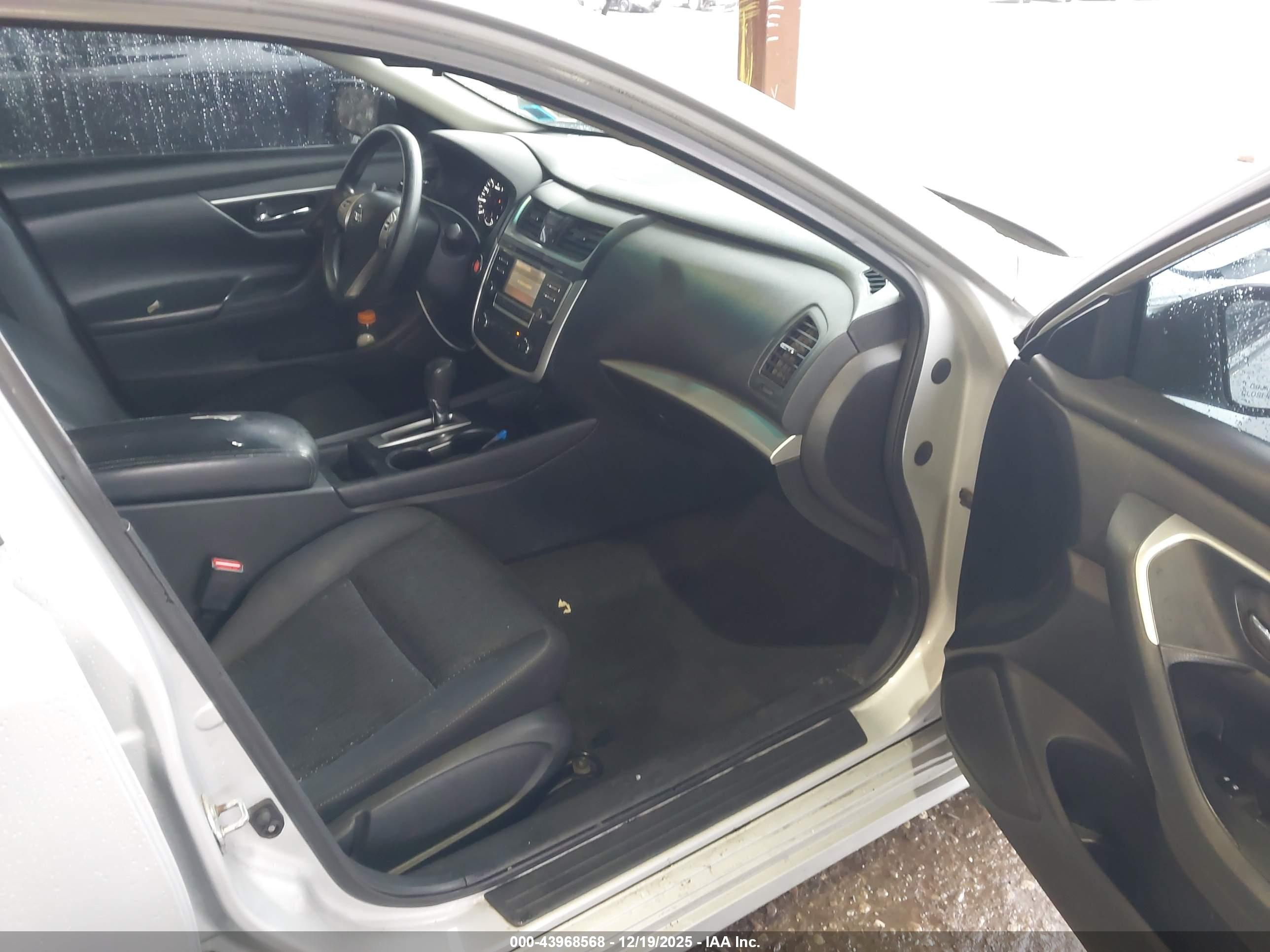 NISSAN ALTIMA image 5