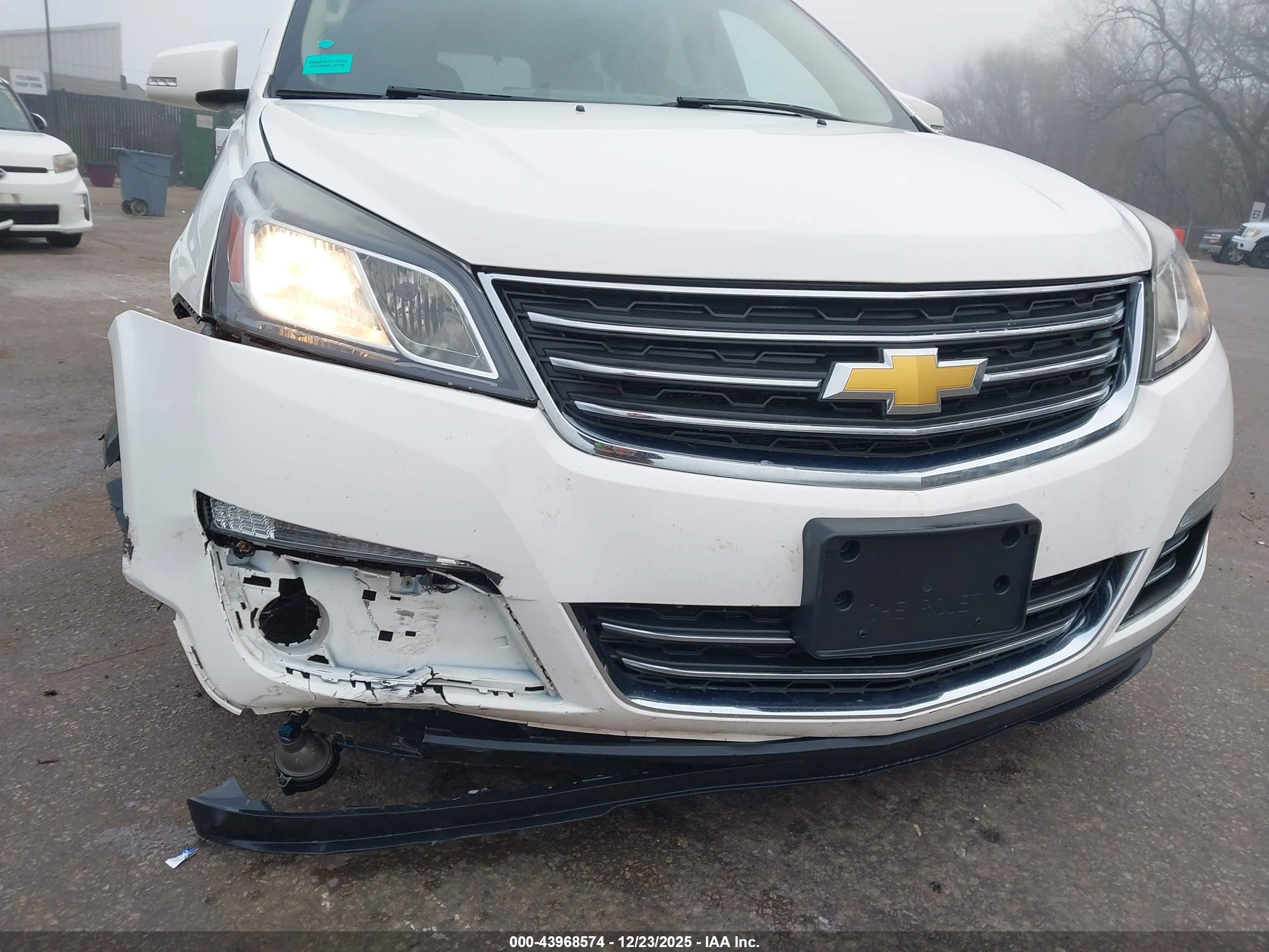 CHEVROLET TRAVERSE image 6