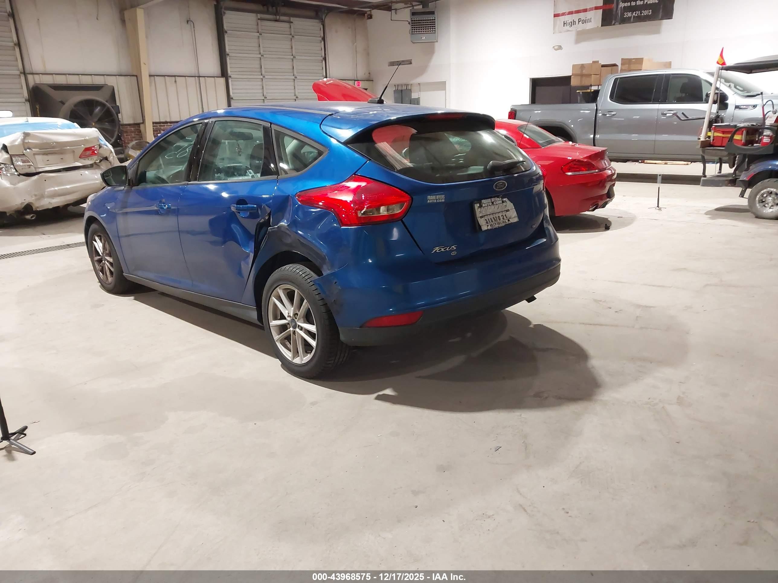 FORD FOCUS image 3