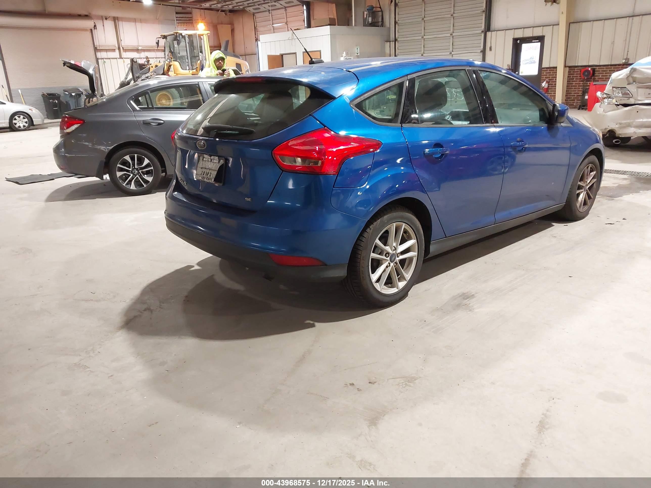 FORD FOCUS image 4