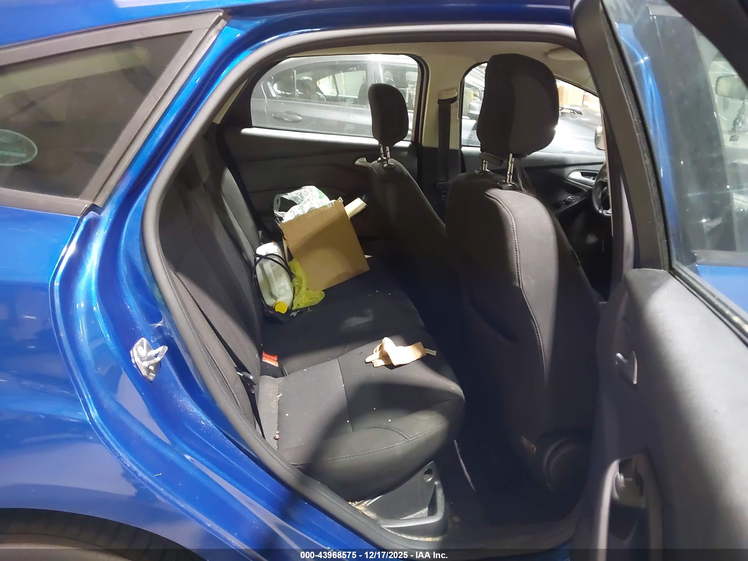 FORD FOCUS image 8