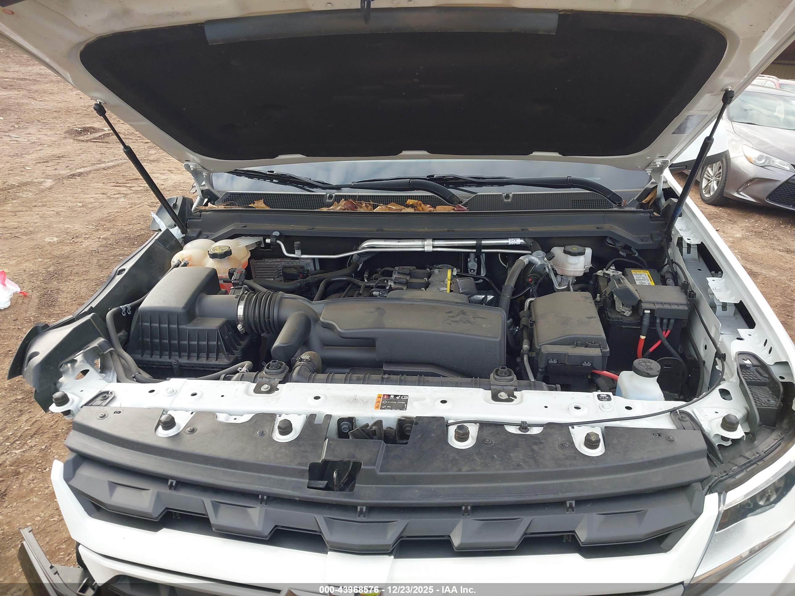 CHEVROLET COLORADO image 10
