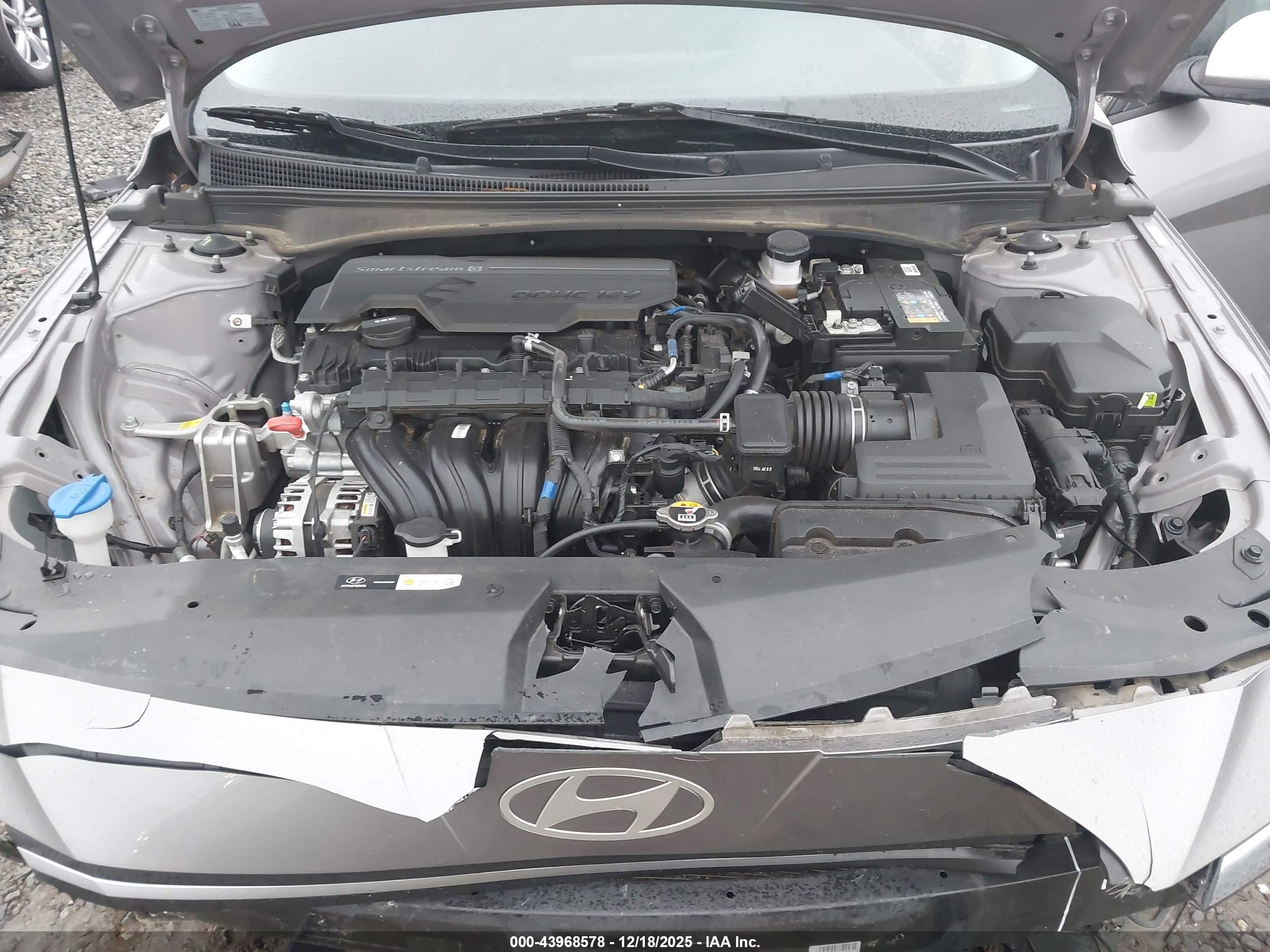 HYUNDAI ELANTRA image 10