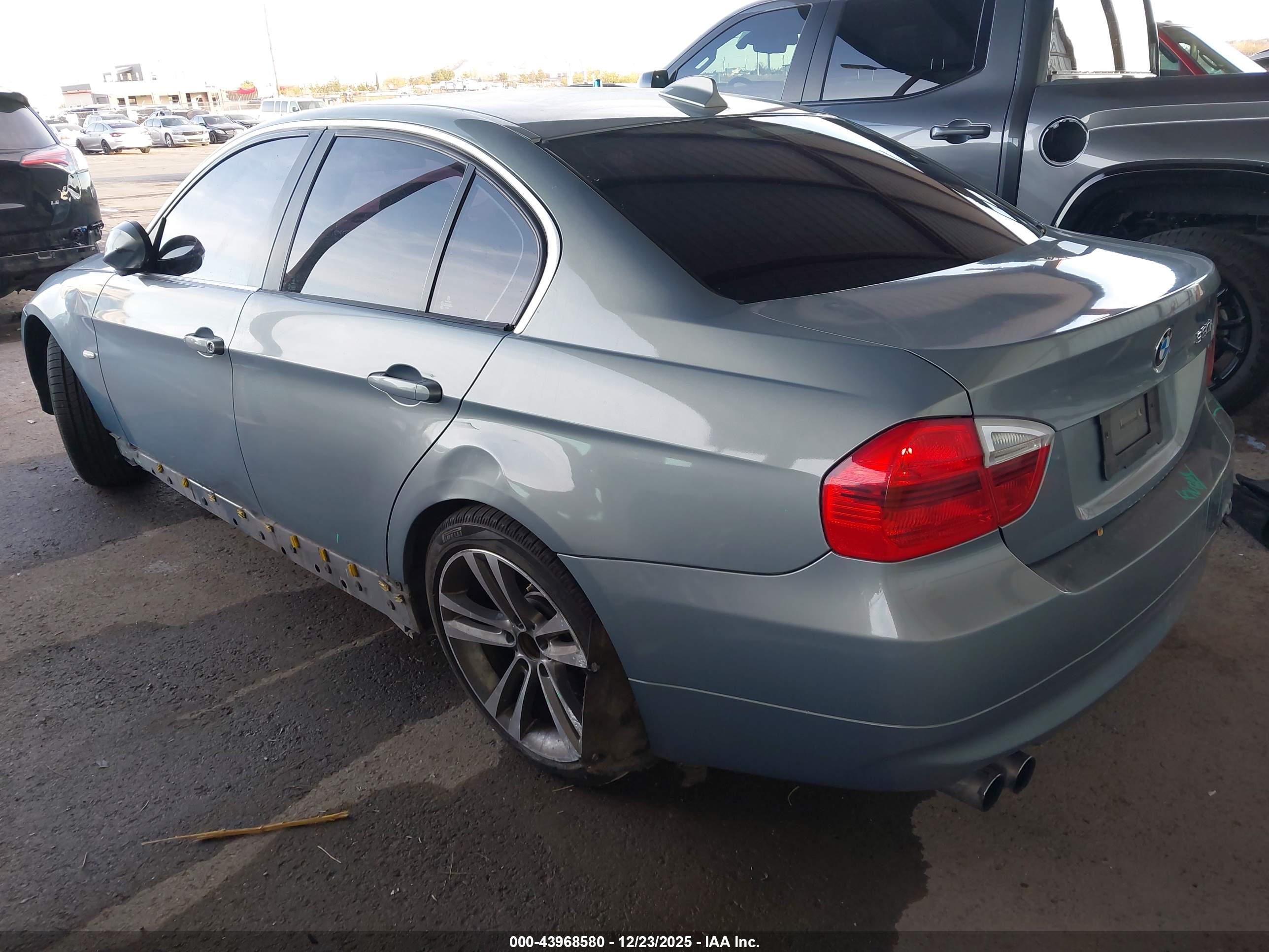 BMW 330I image 3