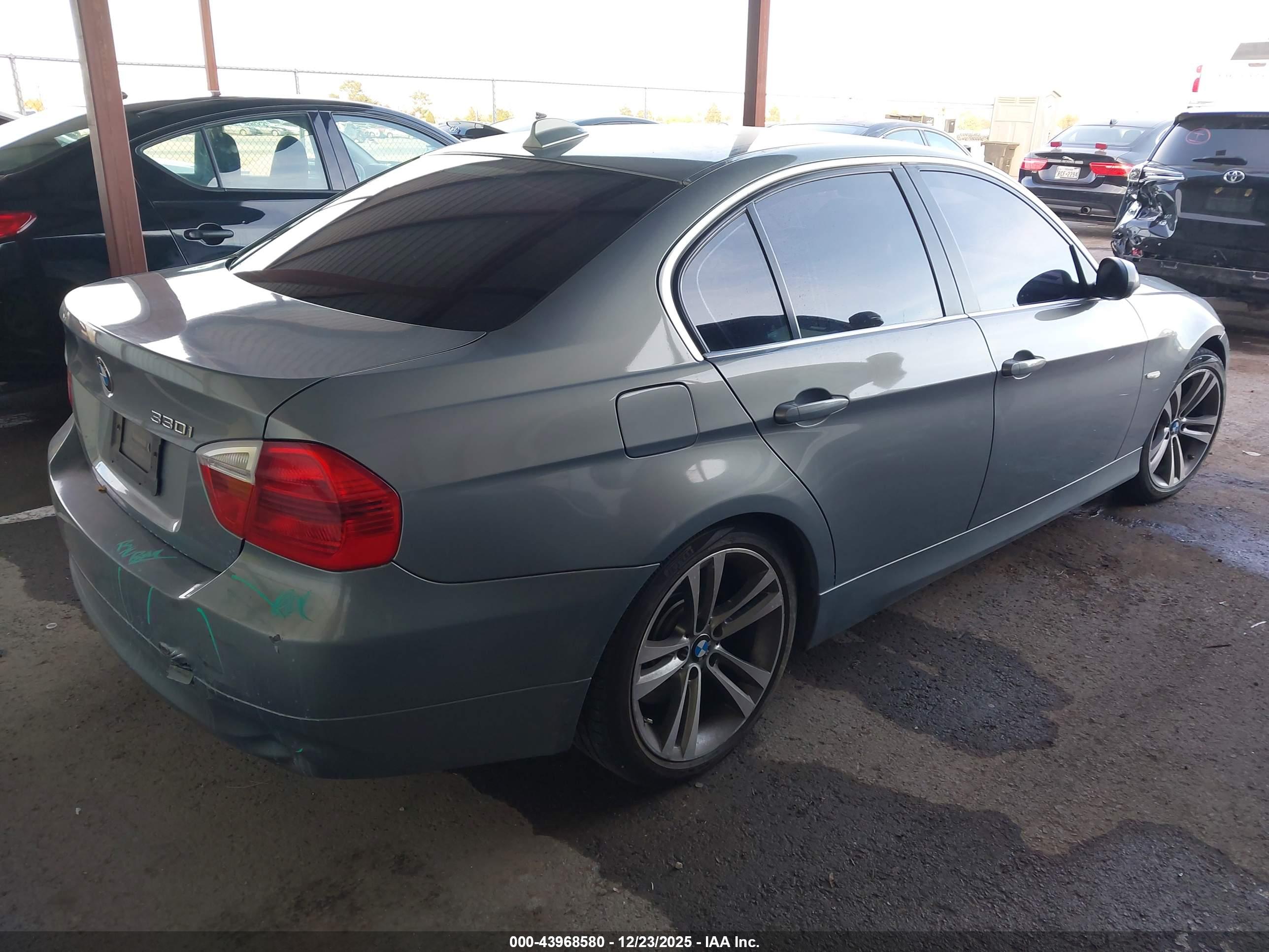 BMW 330I image 4