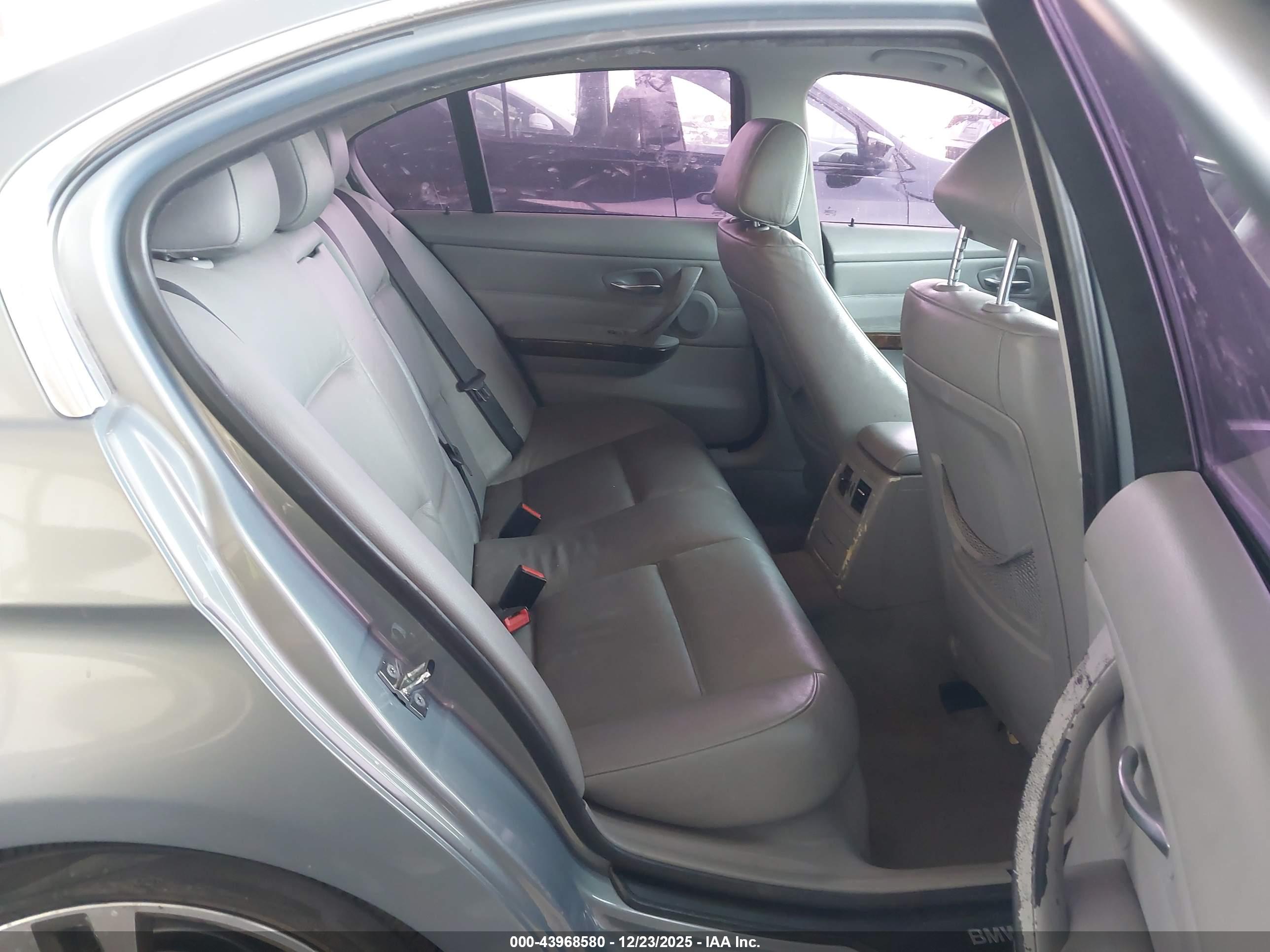 BMW 330I image 8