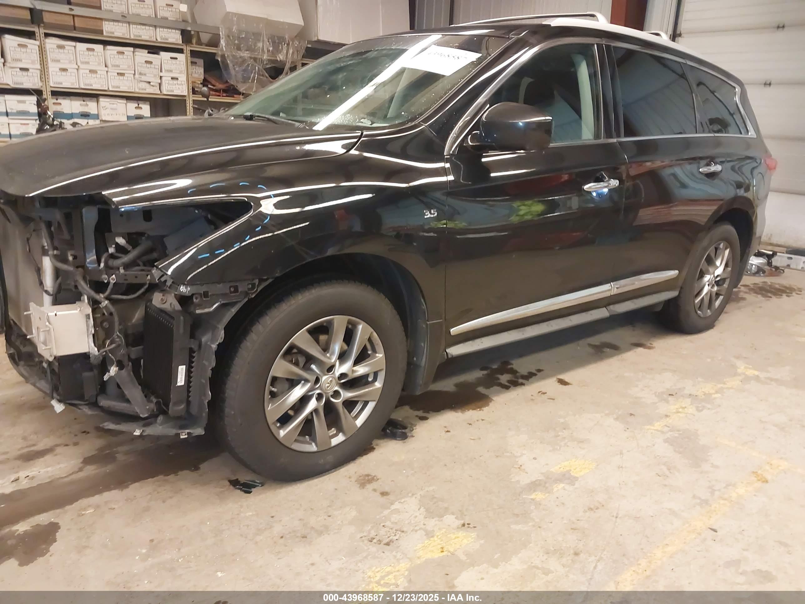 INFINITI QX60 image 2