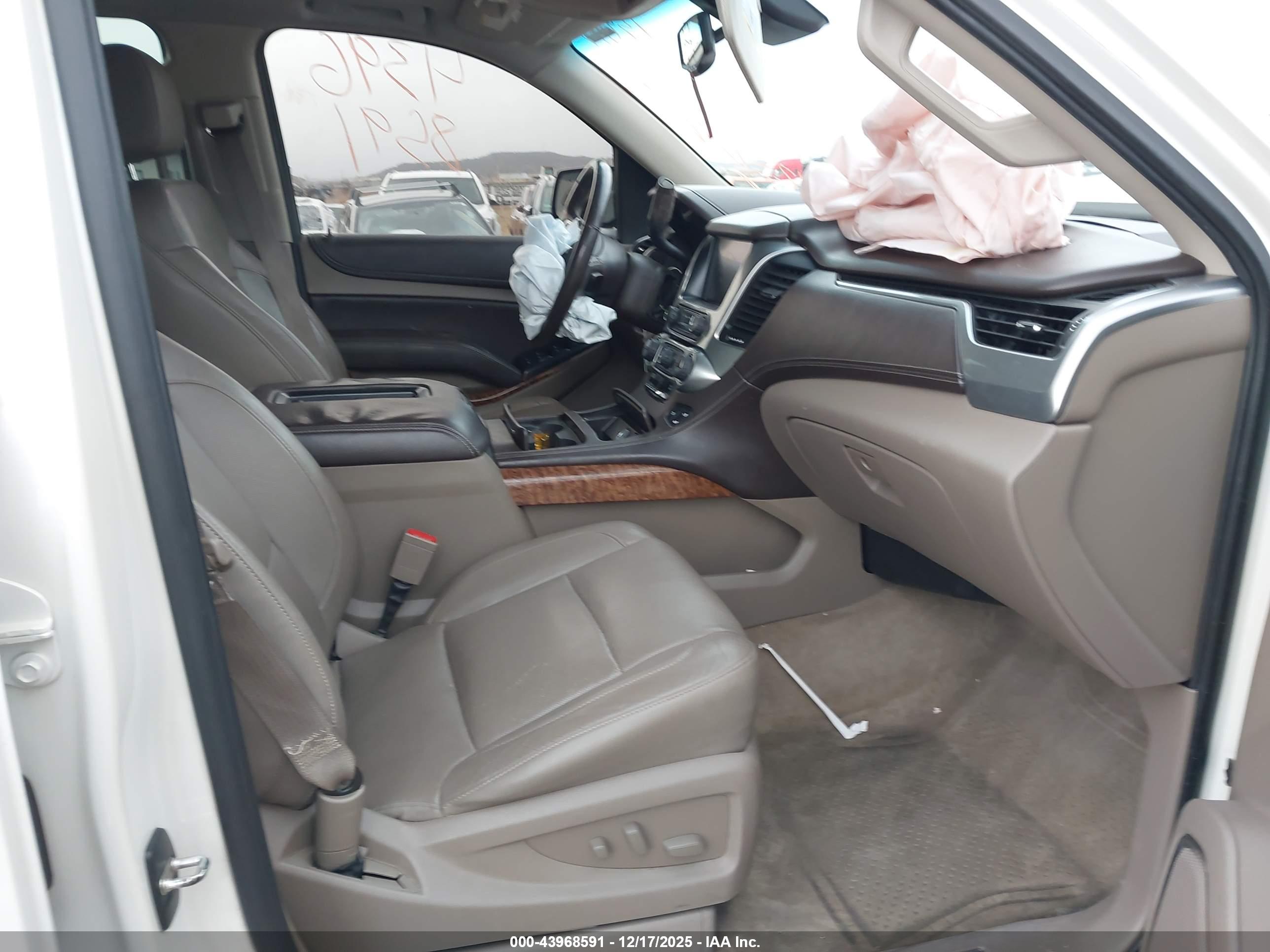 CHEVROLET TAHOE image 5