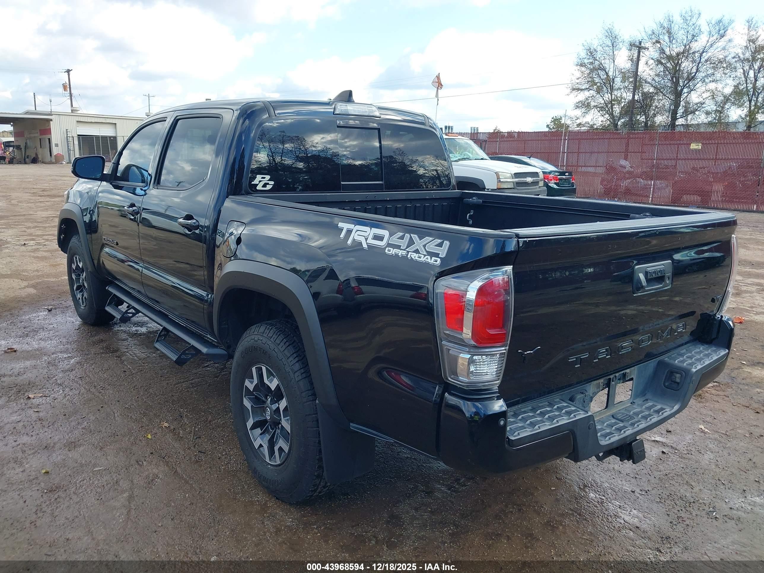 TOYOTA TACOMA image 3