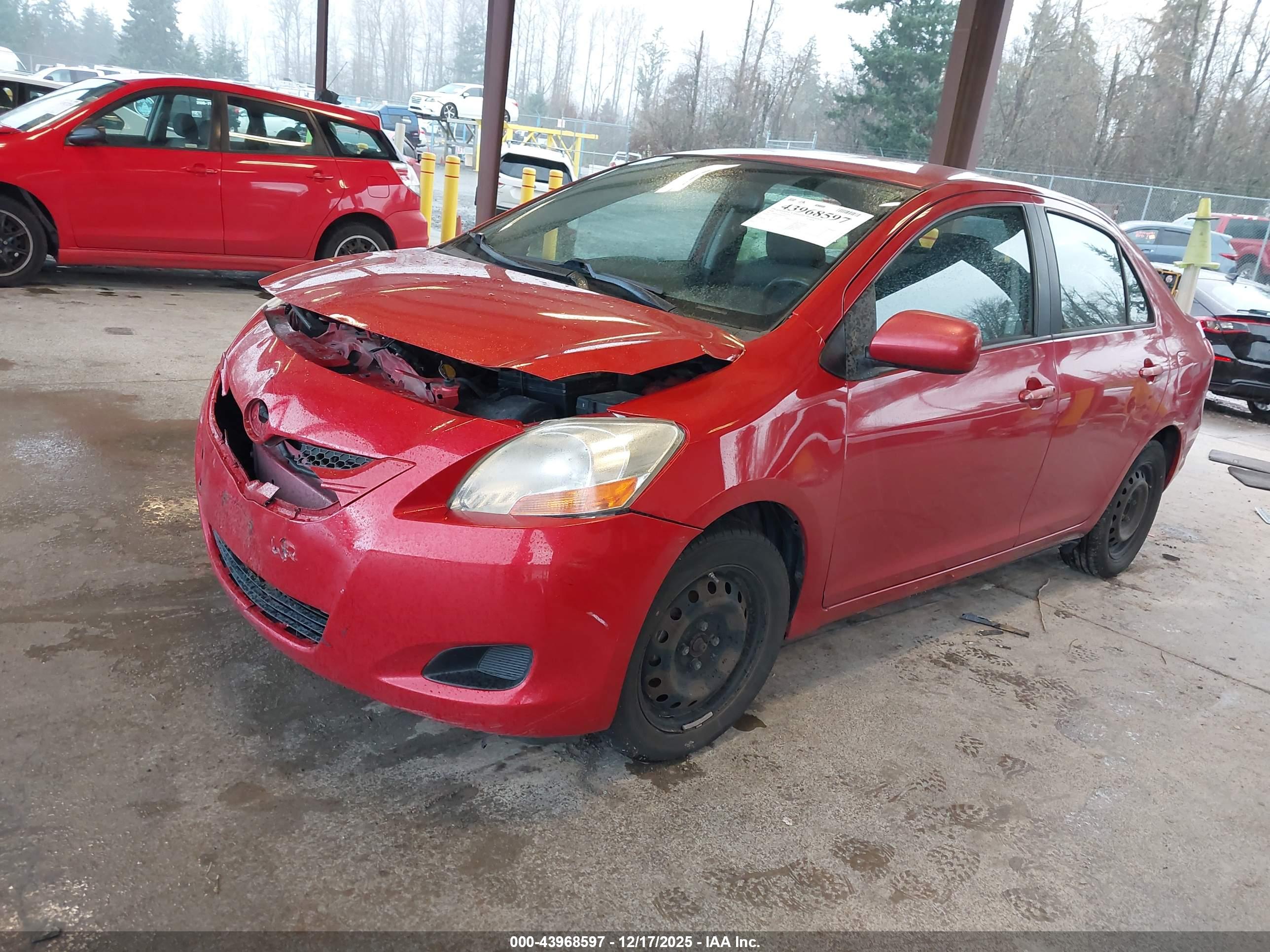 TOYOTA YARIS image 2