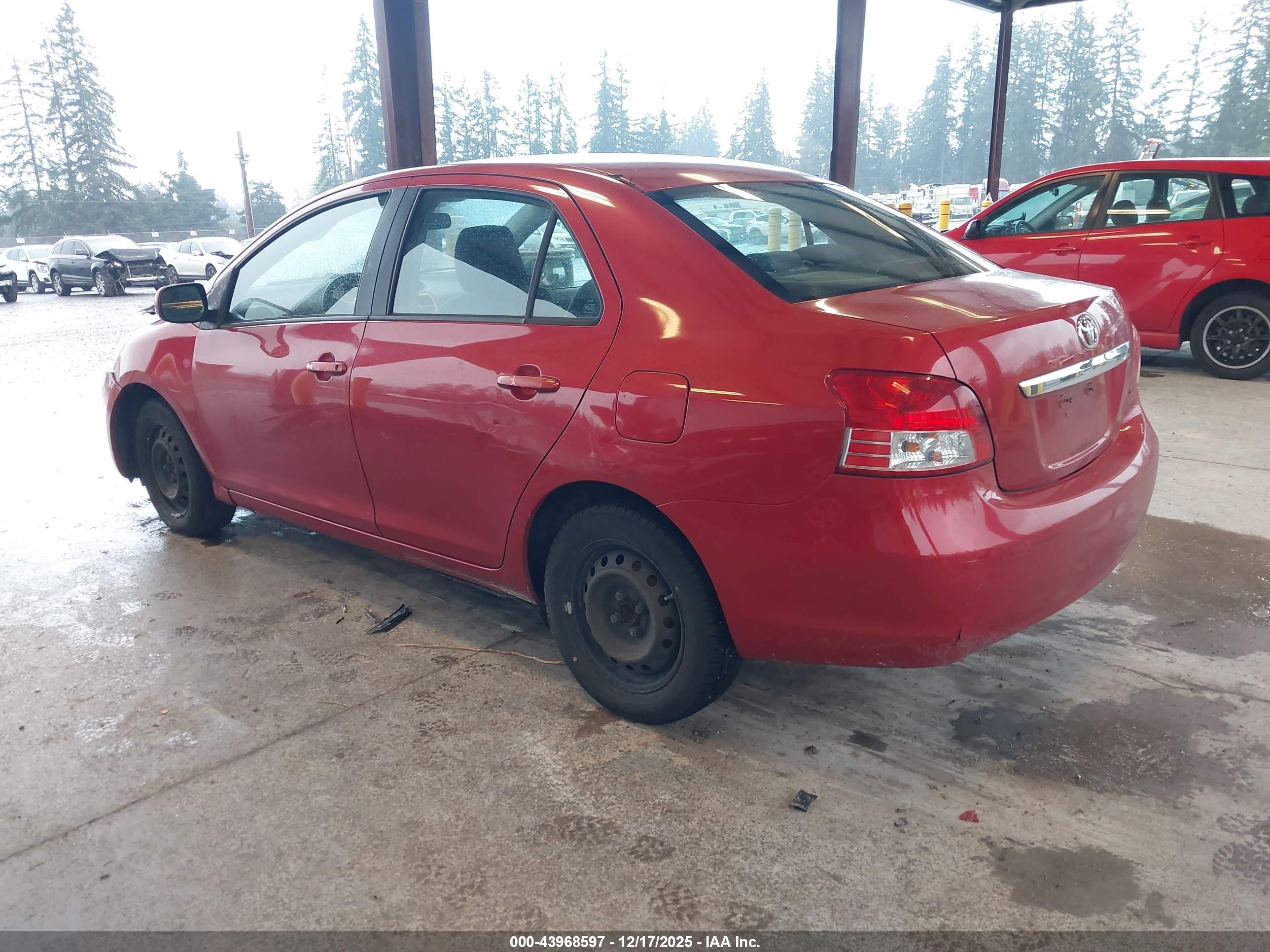 TOYOTA YARIS image 3