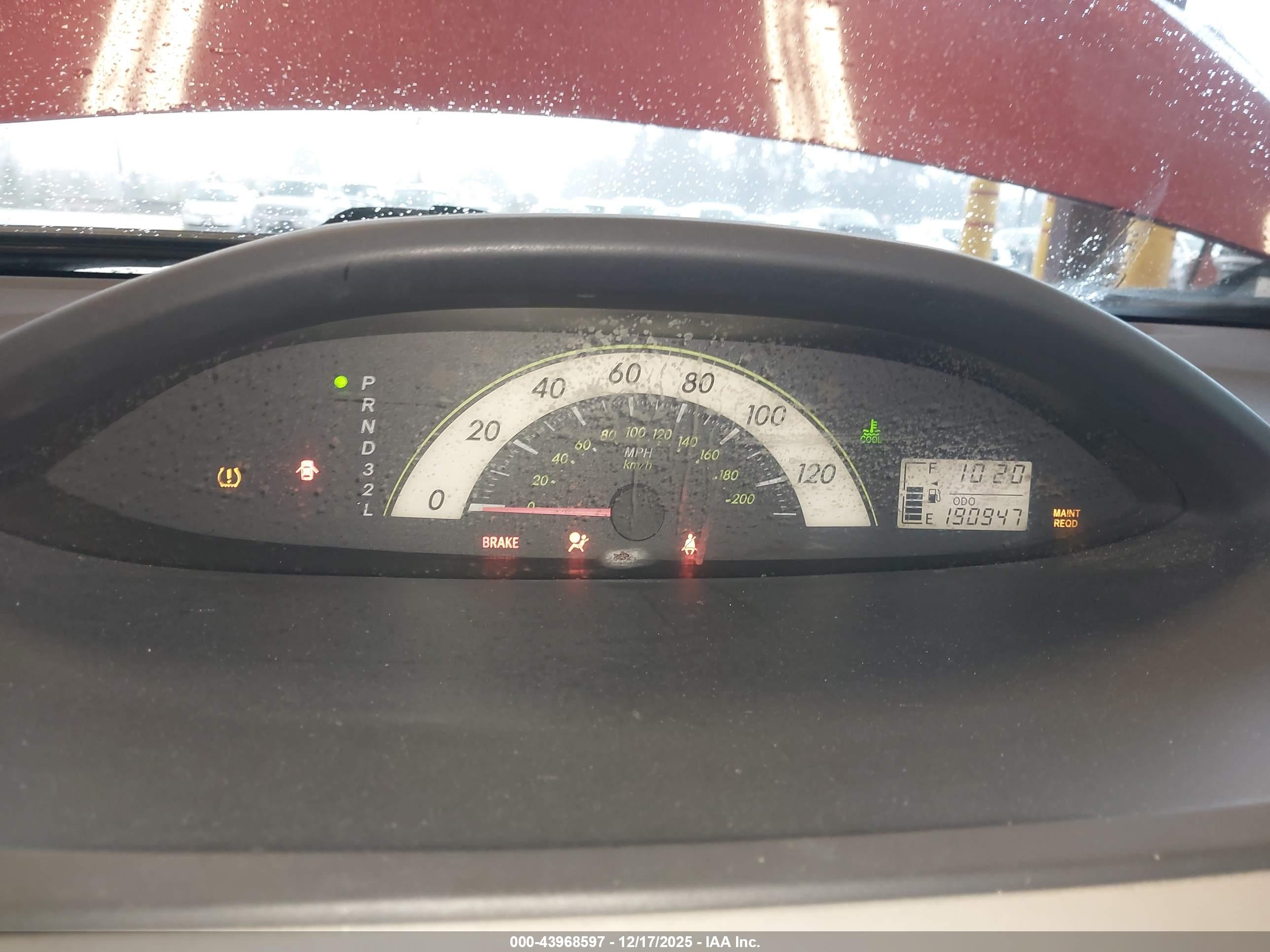 TOYOTA YARIS image 7