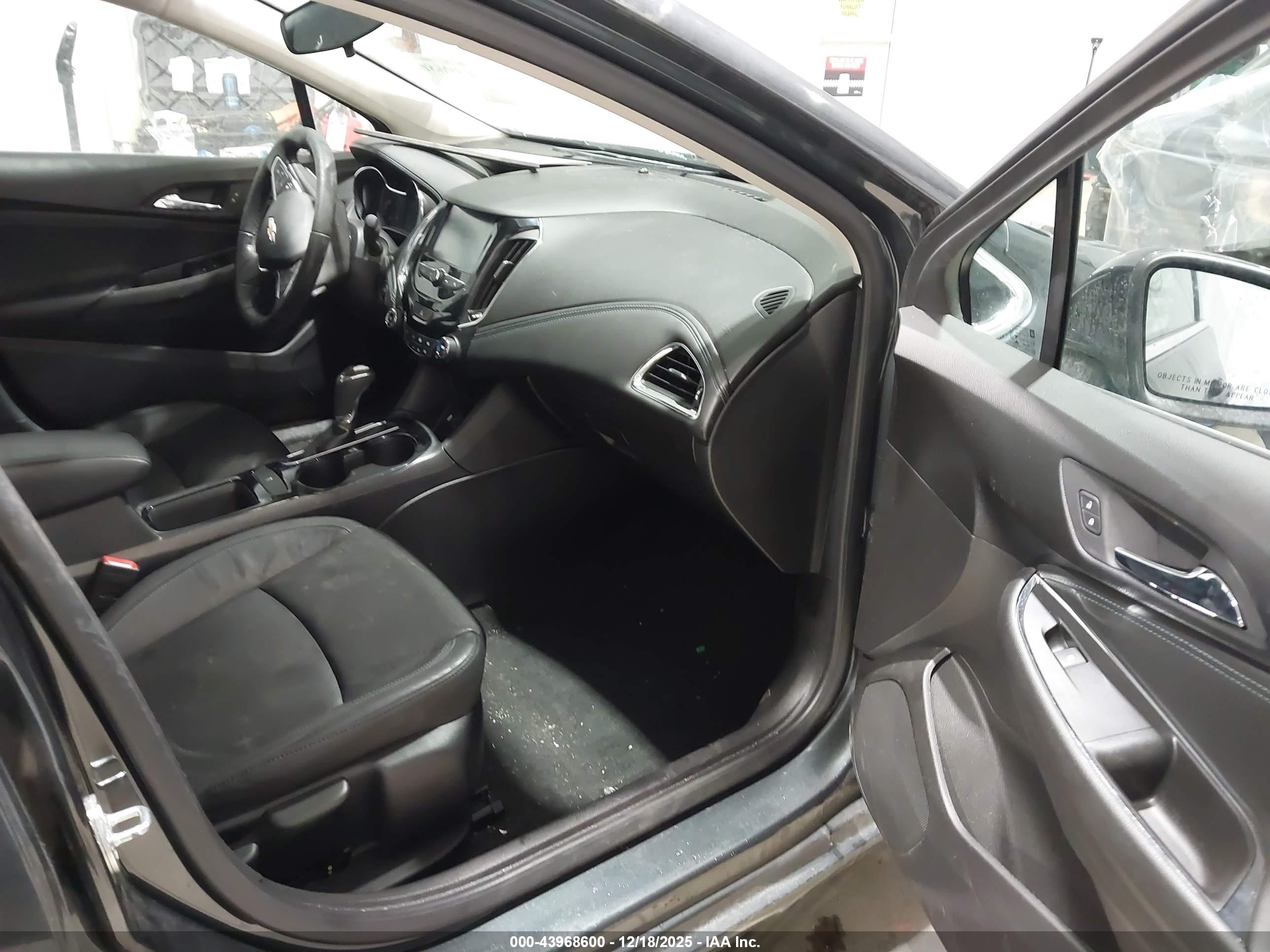 CHEVROLET CRUZE image 5