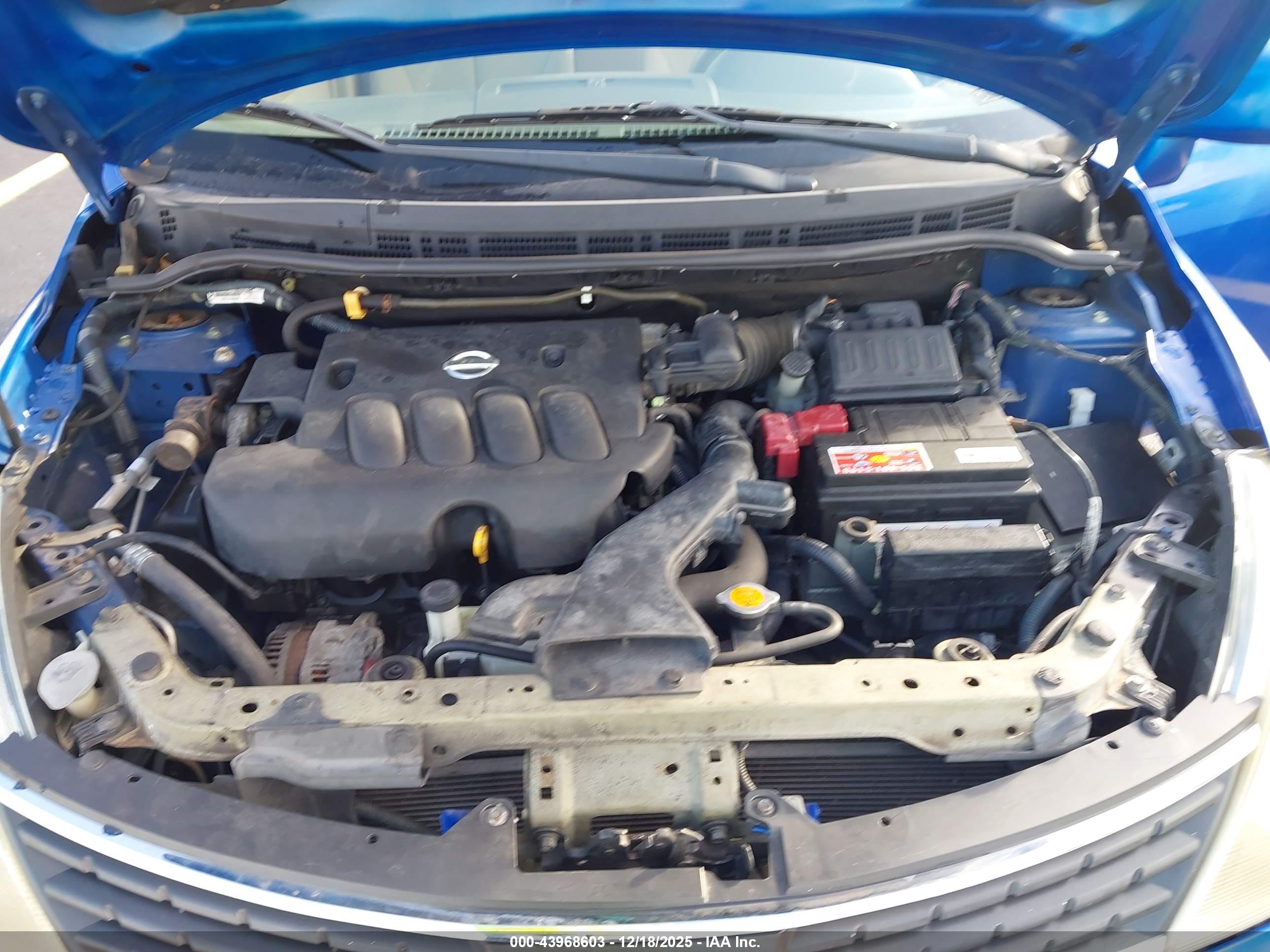 NISSAN VERSA image 10