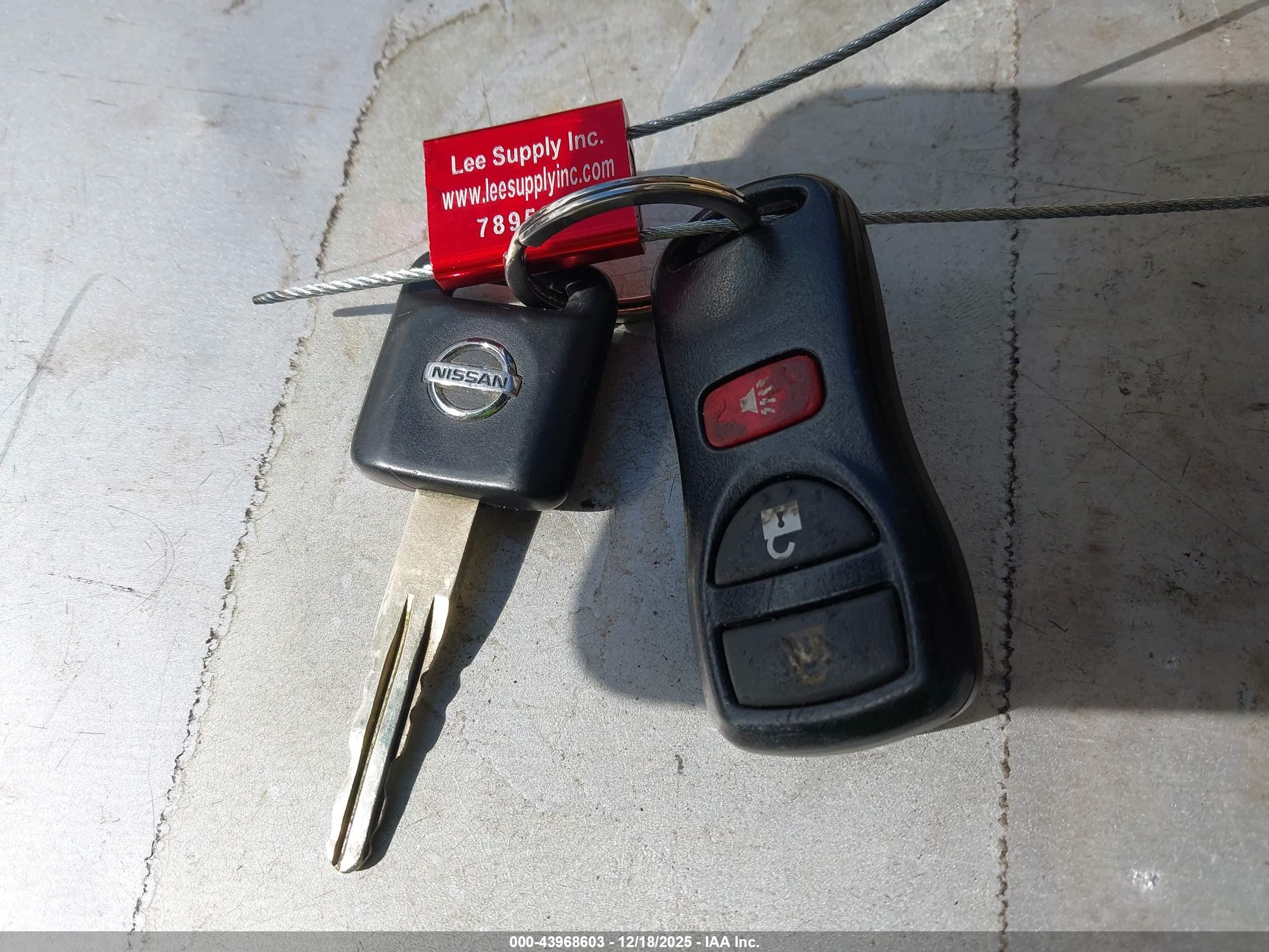 NISSAN VERSA image 11