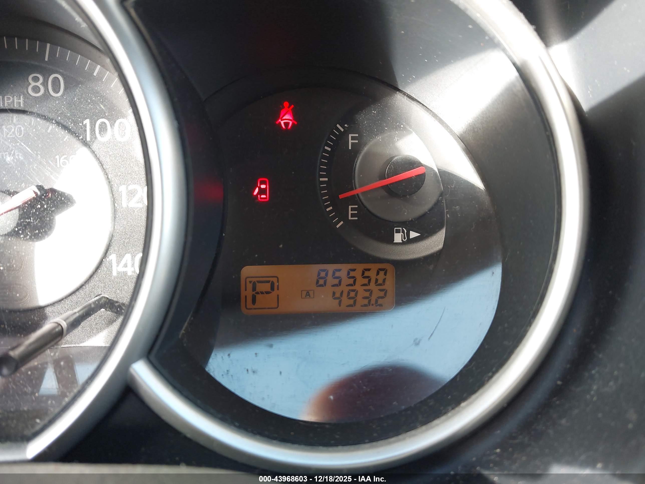 NISSAN VERSA image 7